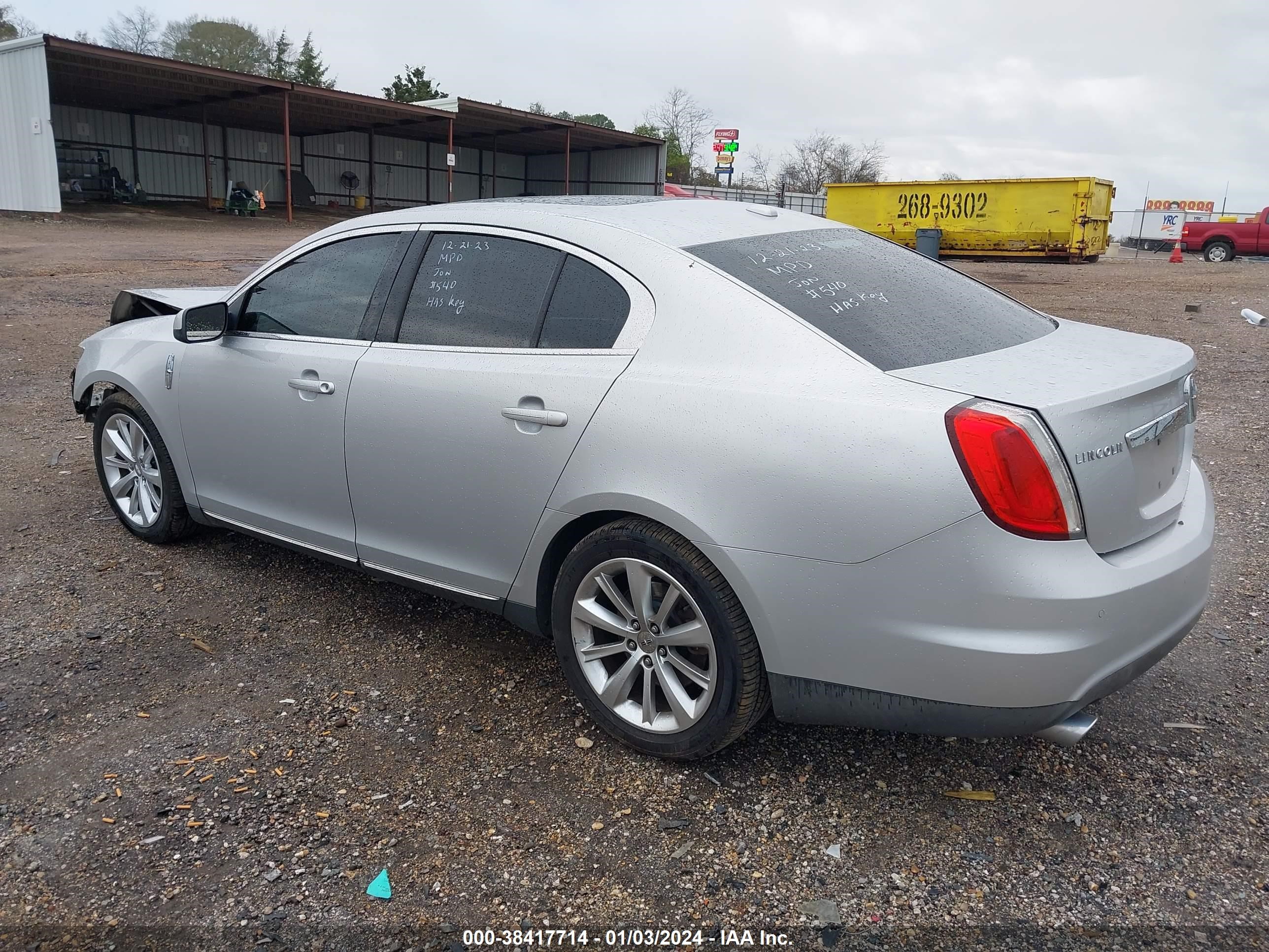 Photo 2 VIN: 1LNHM94R29G602144 - LINCOLN MKS 