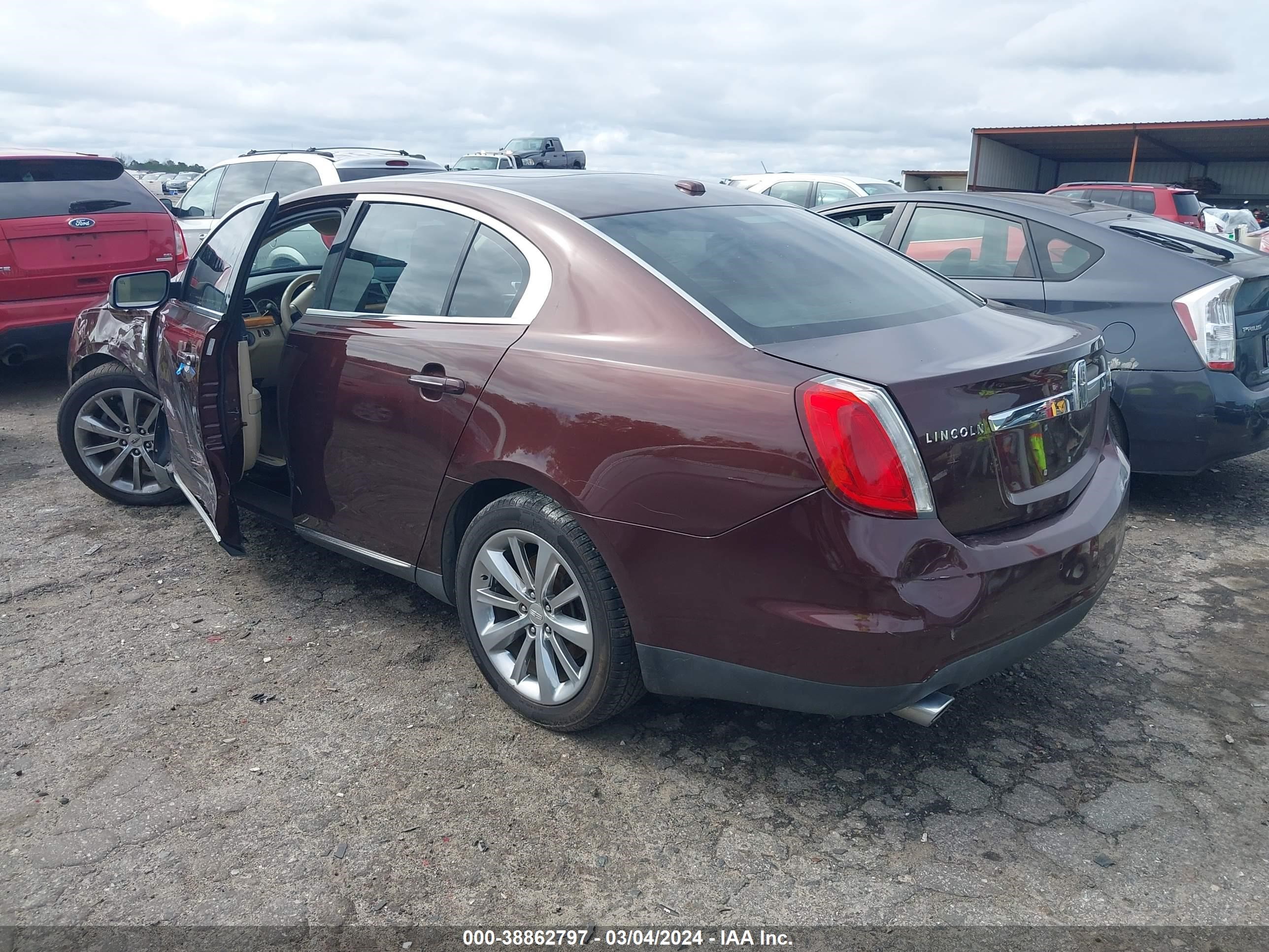 Photo 2 VIN: 1LNHM94R29G625567 - LINCOLN MKS 