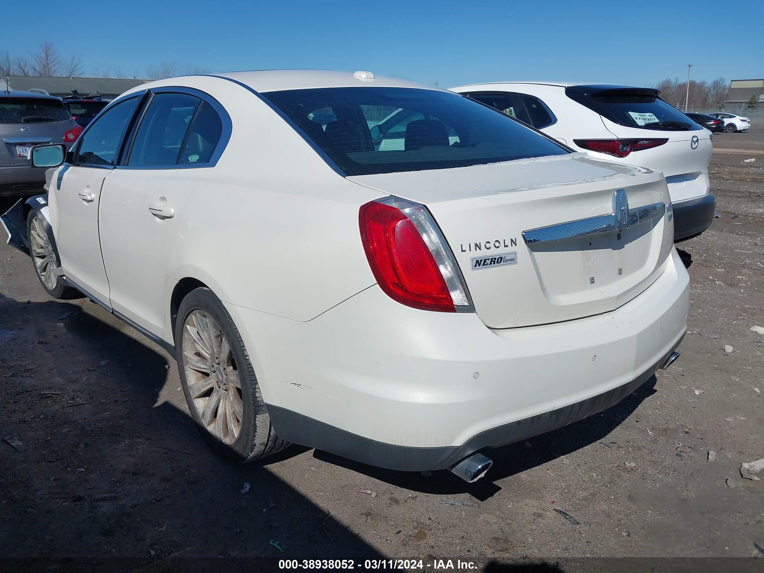 Photo 2 VIN: 1LNHM94R29G627884 - LINCOLN MKS 