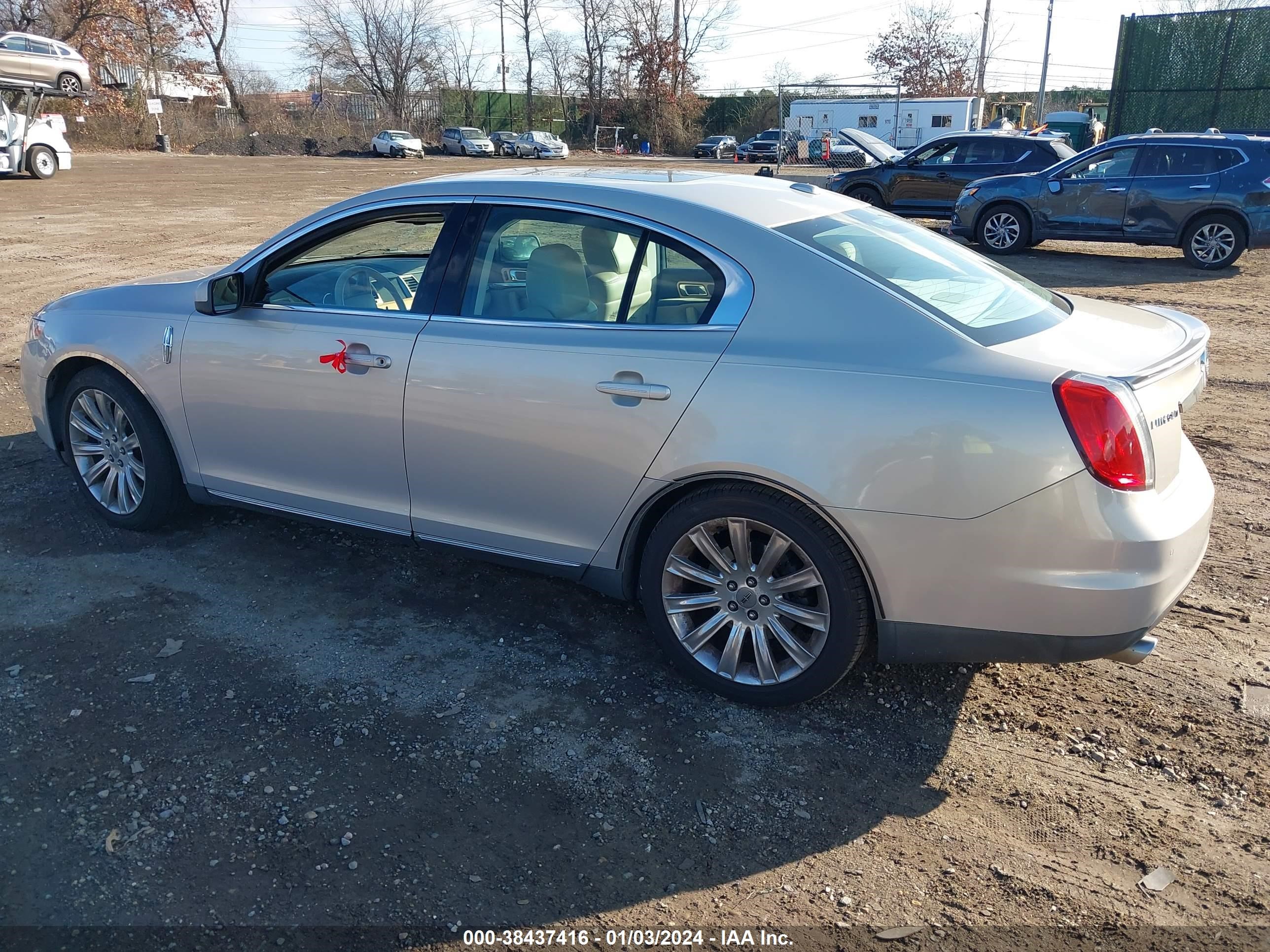 Photo 2 VIN: 1LNHM94R49G619575 - LINCOLN MKS 