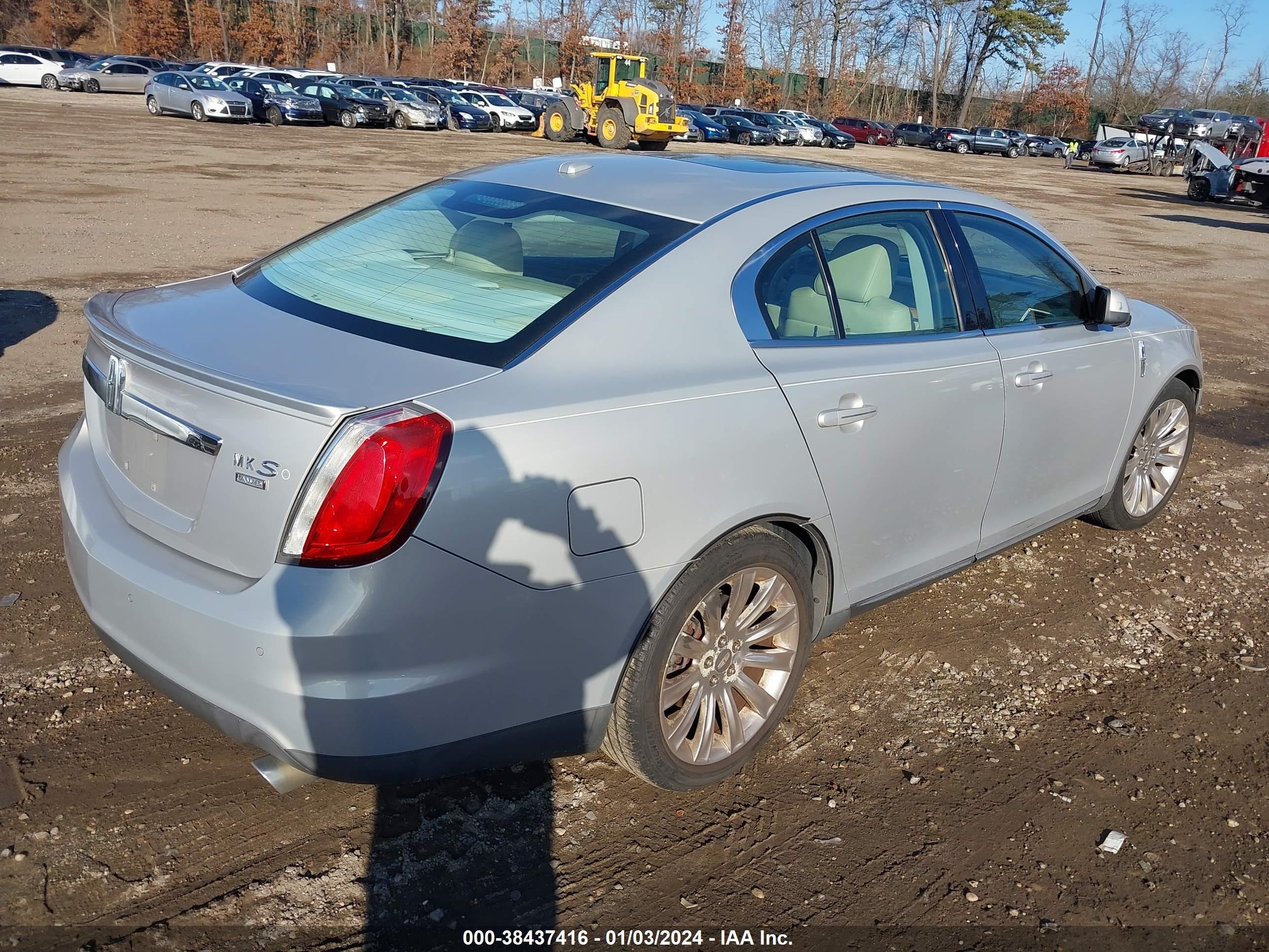 Photo 3 VIN: 1LNHM94R49G619575 - LINCOLN MKS 