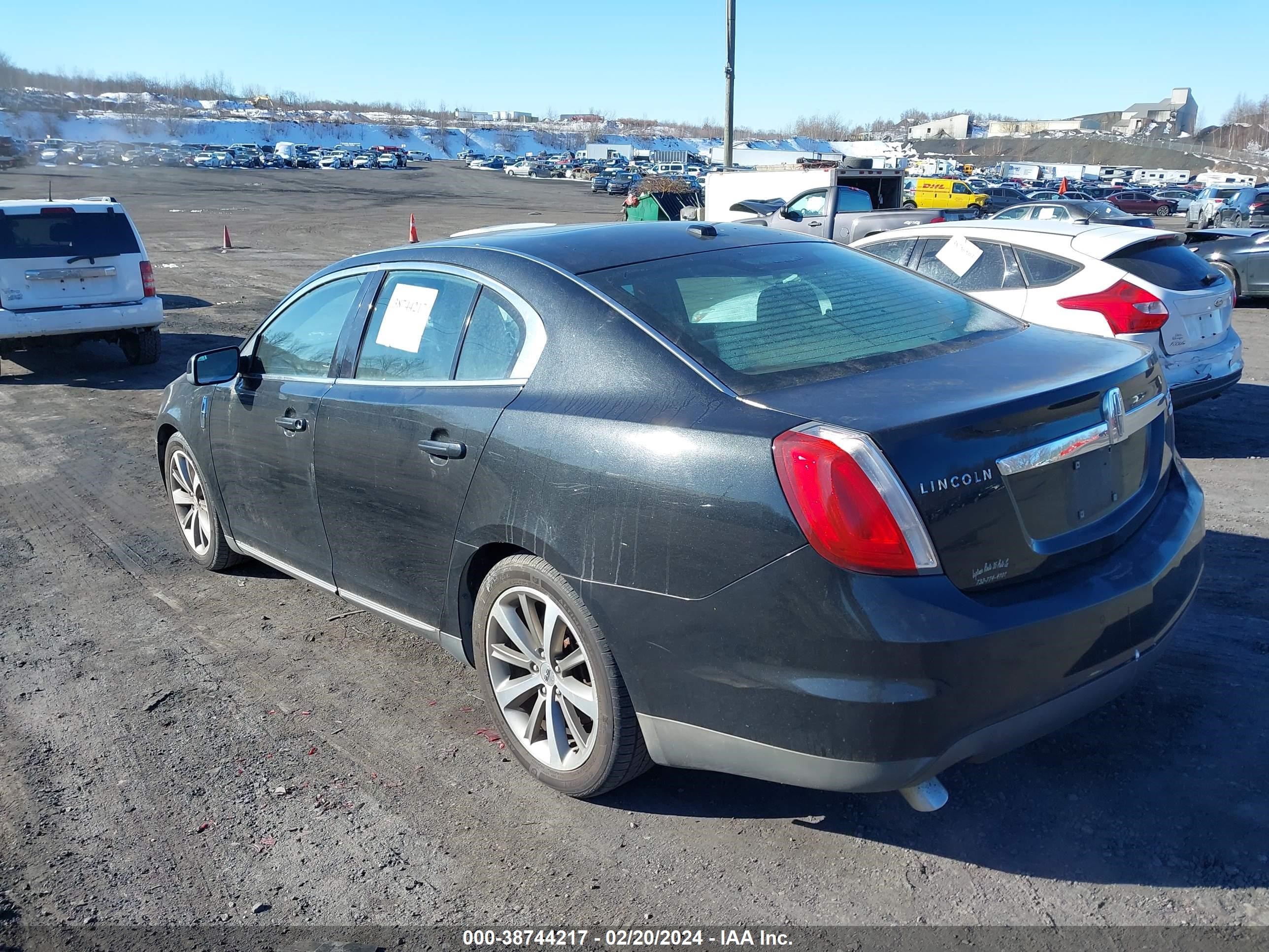 Photo 2 VIN: 1LNHM94R49G623271 - LINCOLN MKS 