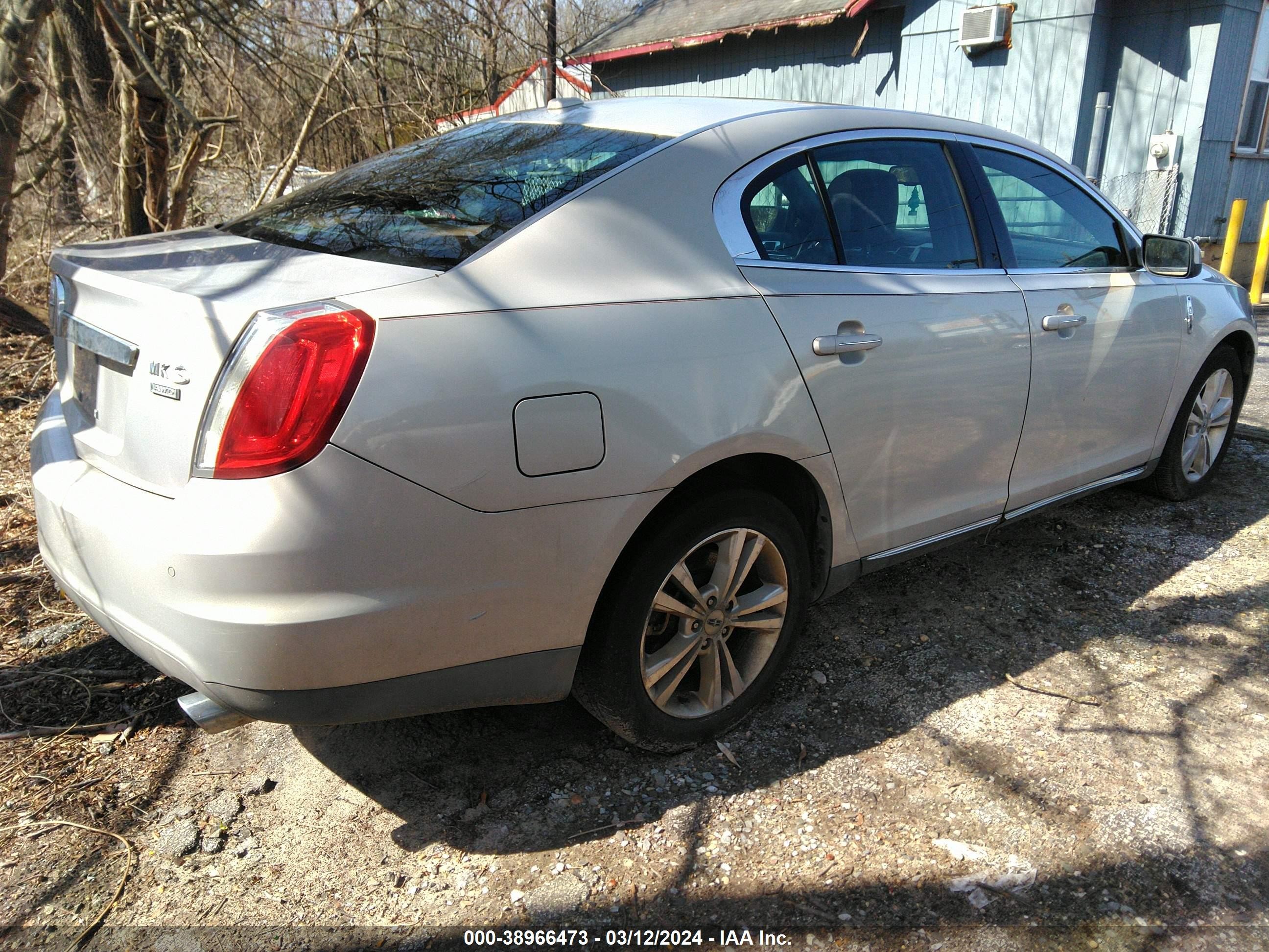 Photo 3 VIN: 1LNHM94R79G635401 - LINCOLN MKS 