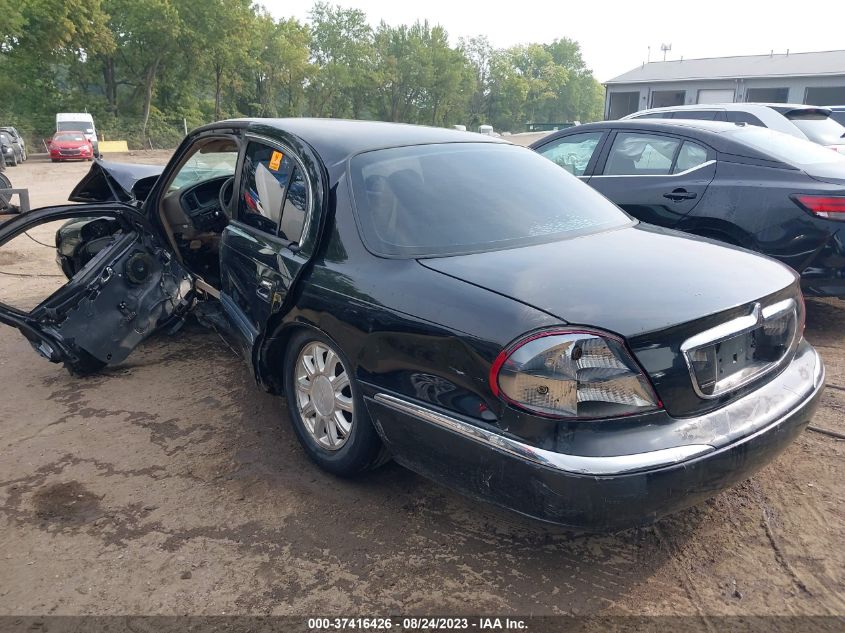 Photo 2 VIN: 1LNHM97V02Y697828 - LINCOLN CONTINENTAL 