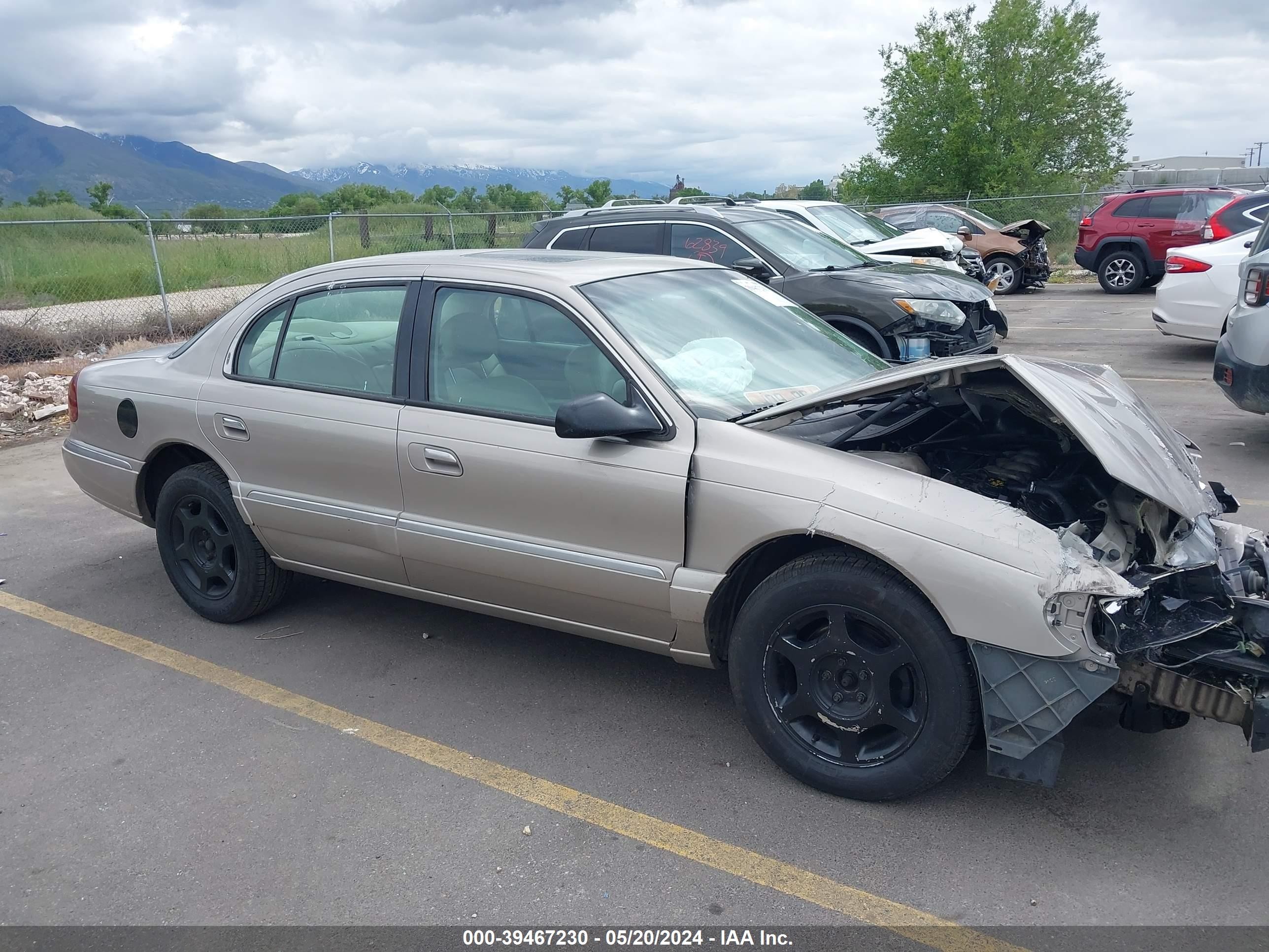 Photo 11 VIN: 1LNHM97V0XY697285 - LINCOLN CONTINENTAL 