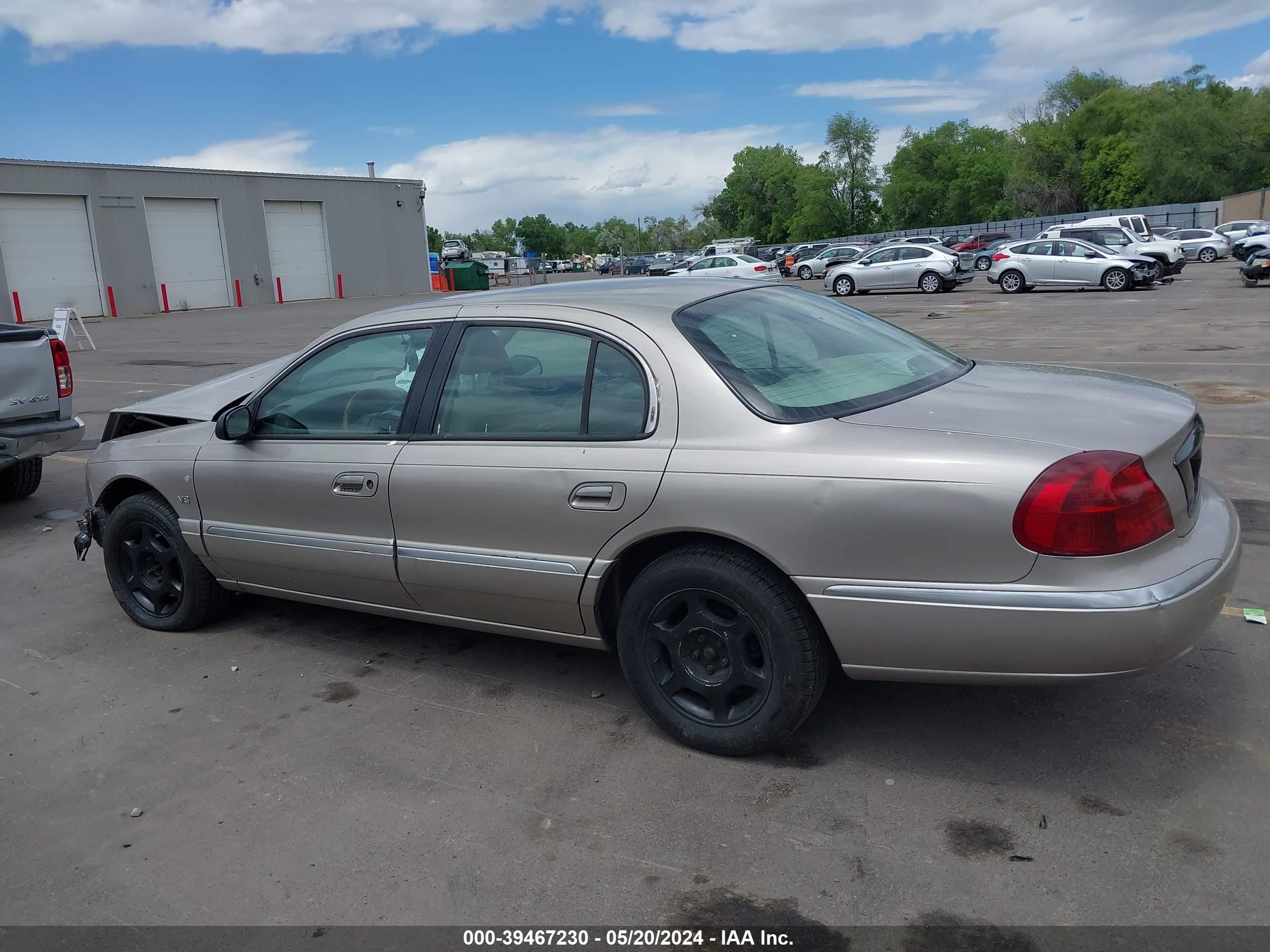 Photo 12 VIN: 1LNHM97V0XY697285 - LINCOLN CONTINENTAL 