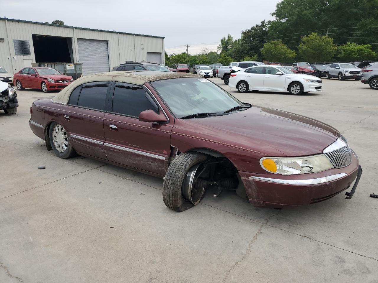 Photo 3 VIN: 1LNHM97V12Y700137 - LINCOLN CONTINENTAL 