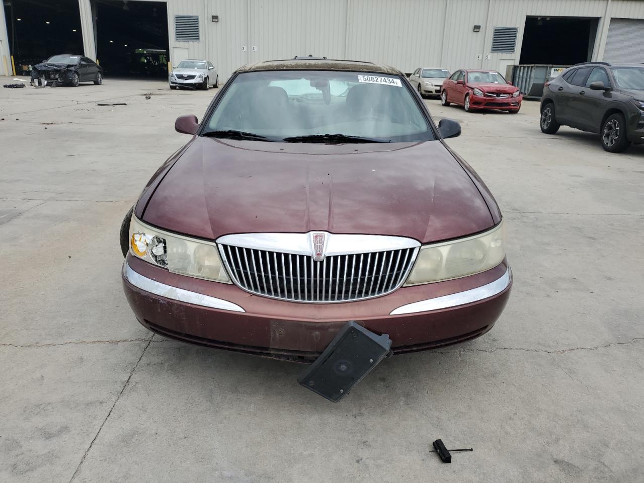 Photo 4 VIN: 1LNHM97V12Y700137 - LINCOLN CONTINENTAL 