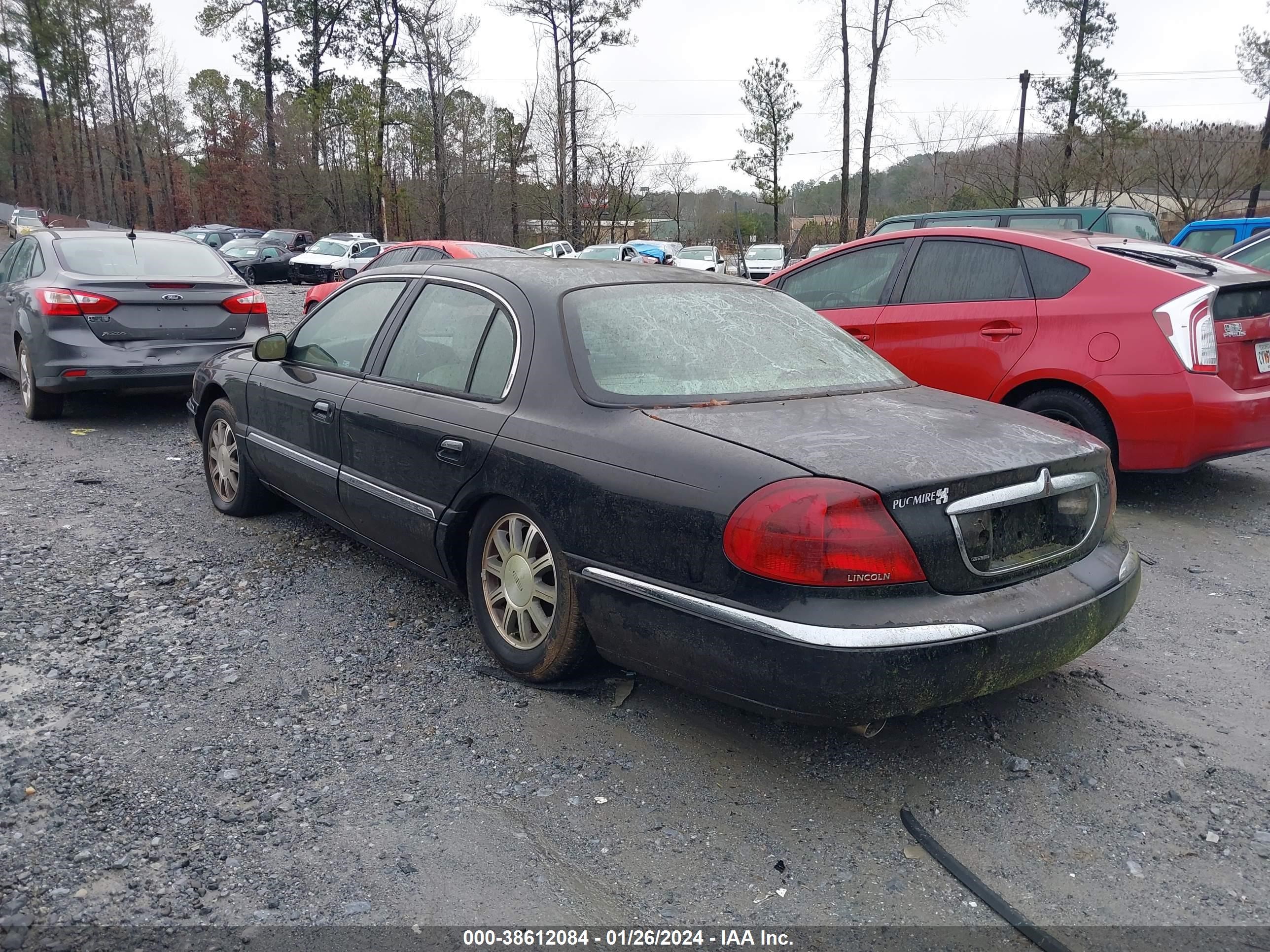 Photo 2 VIN: 1LNHM97V21Y698820 - LINCOLN CONTINENTAL 