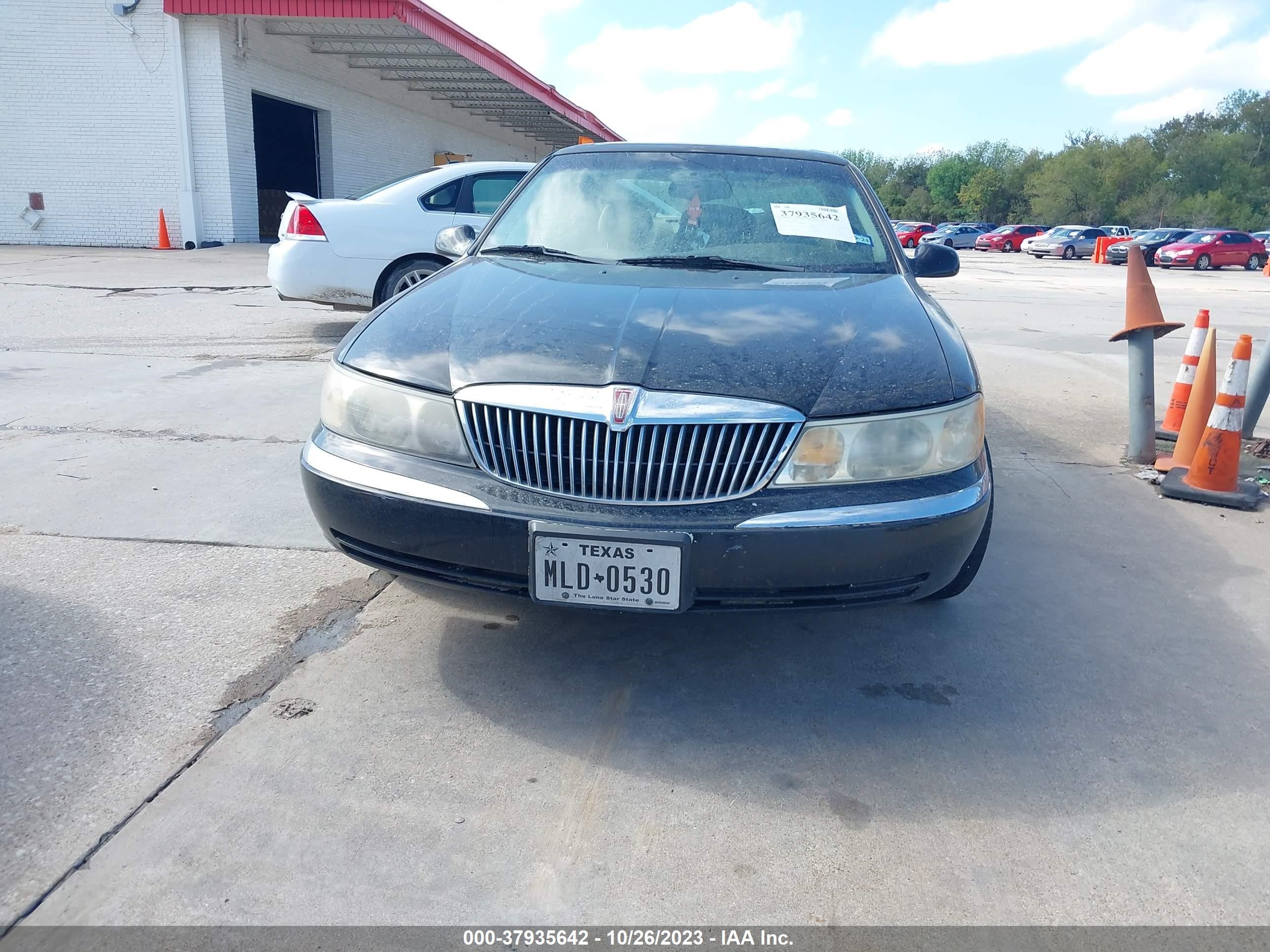 Photo 1 VIN: 1LNHM97V21Y714031 - LINCOLN CONTINENTAL 