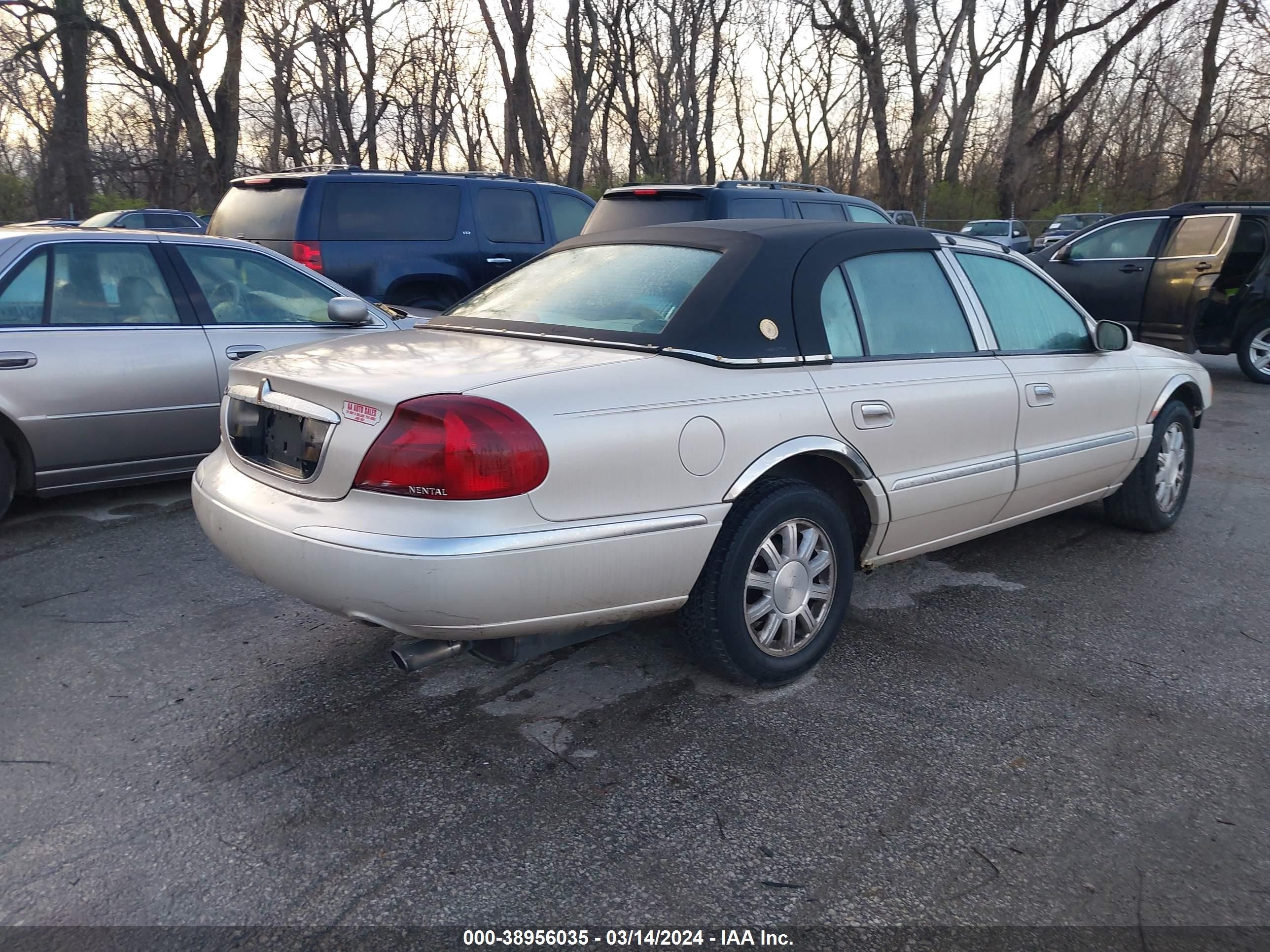 Photo 3 VIN: 1LNHM97V21Y725739 - LINCOLN CONTINENTAL 