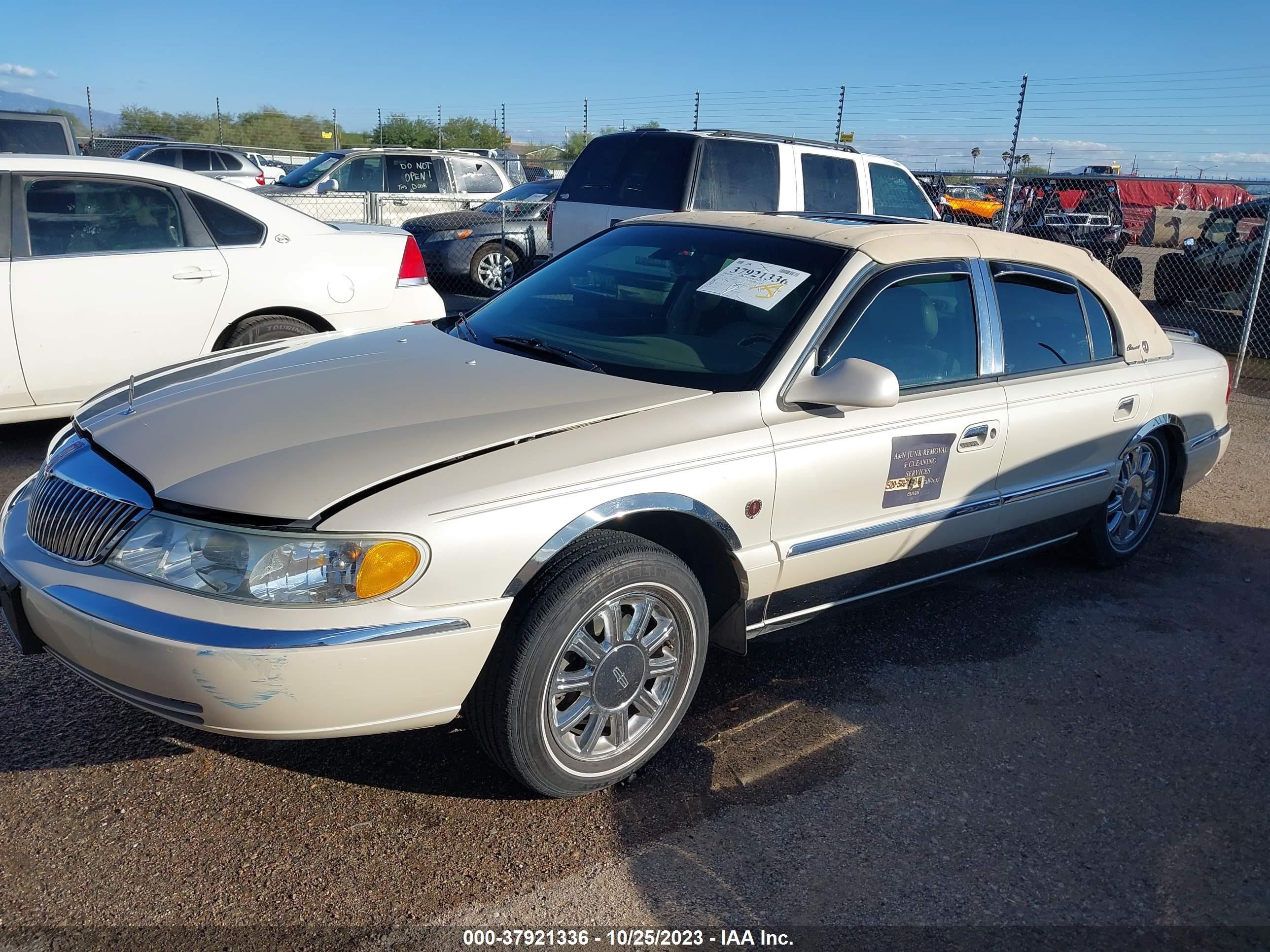 Photo 1 VIN: 1LNHM97V22Y606526 - LINCOLN CONTINENTAL 