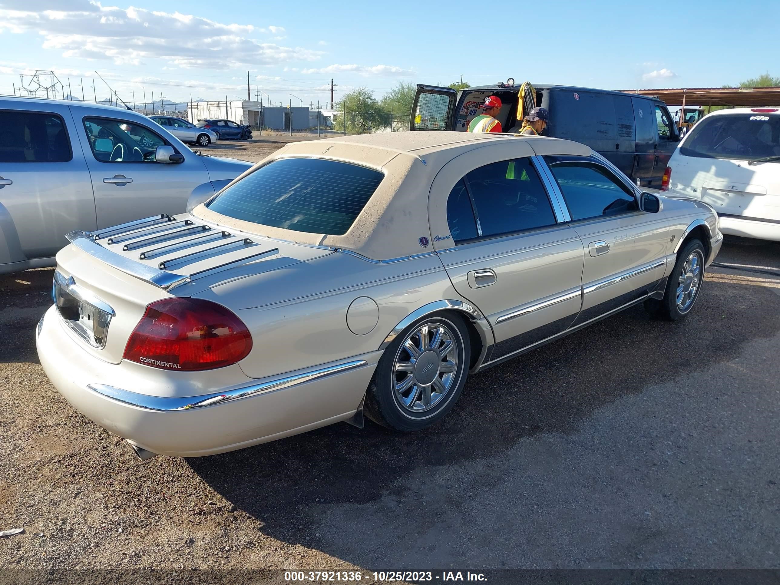 Photo 3 VIN: 1LNHM97V22Y606526 - LINCOLN CONTINENTAL 