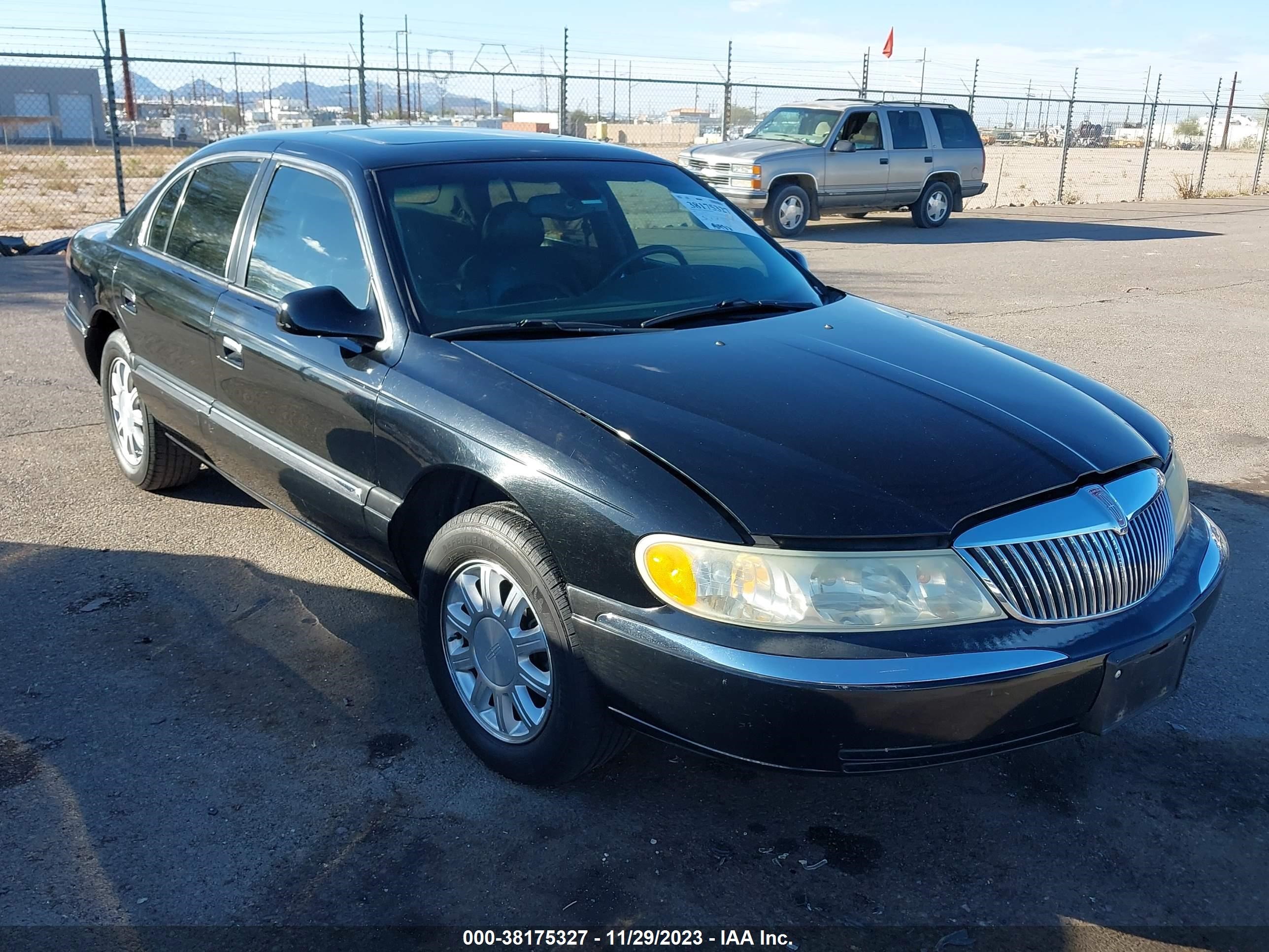 Photo 0 VIN: 1LNHM97V22Y683199 - LINCOLN CONTINENTAL 