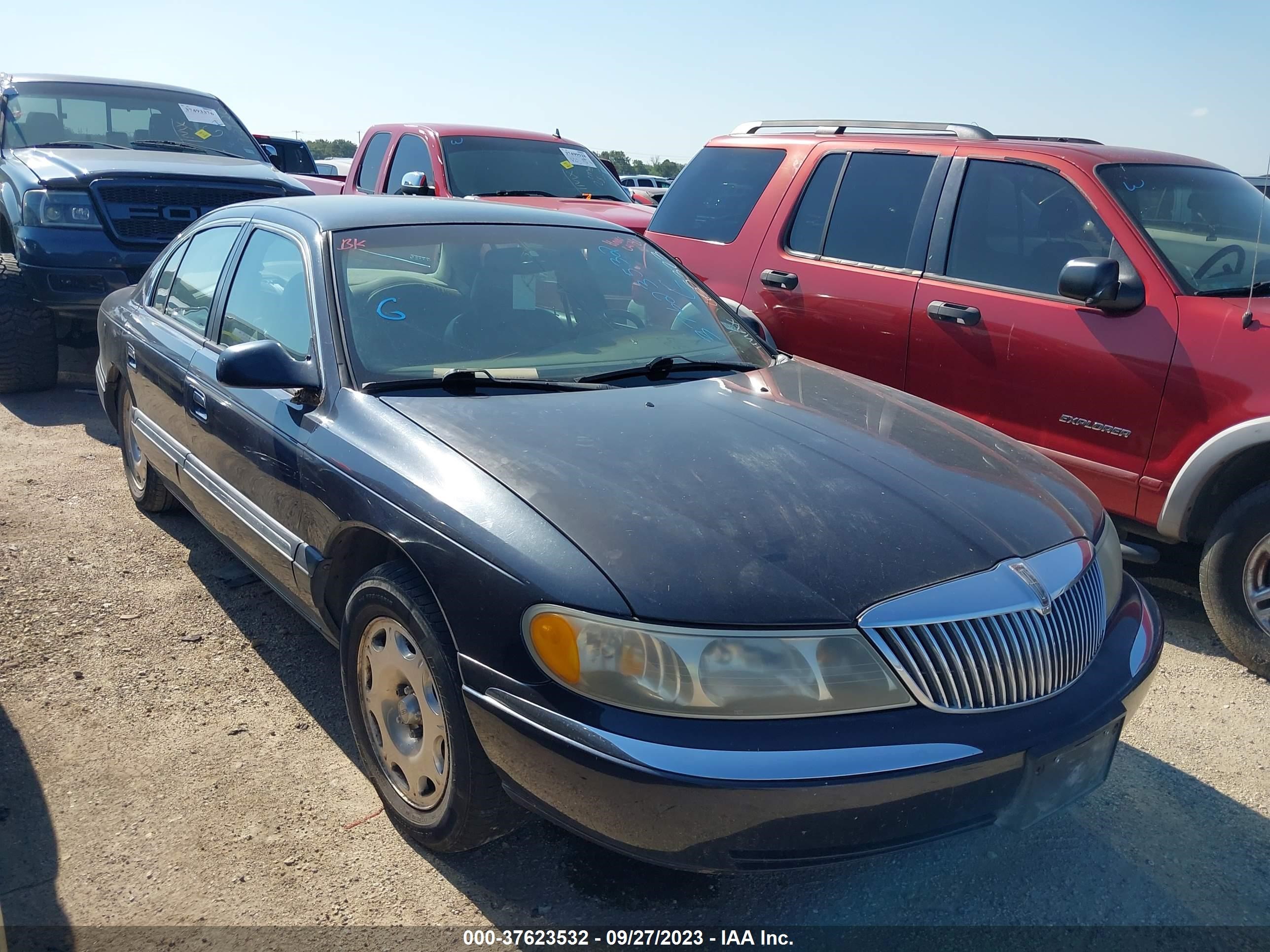 Photo 0 VIN: 1LNHM97V3XY655323 - LINCOLN CONTINENTAL 