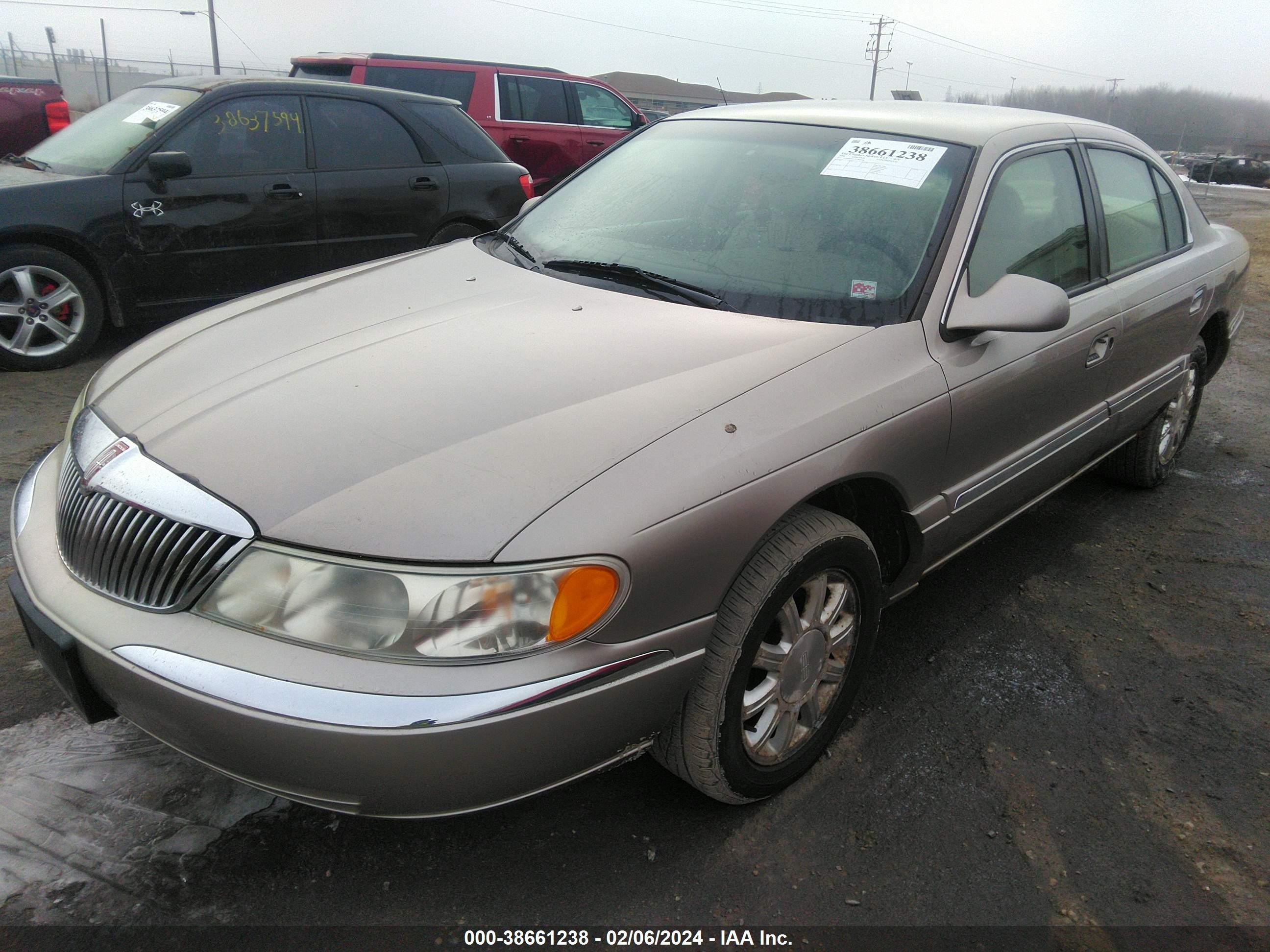 Photo 1 VIN: 1LNHM97V3YY885624 - LINCOLN CONTINENTAL 