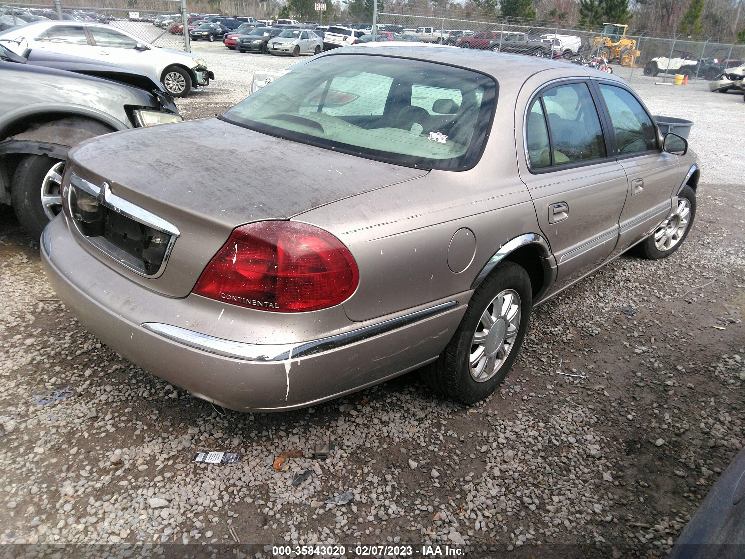 Photo 3 VIN: 1LNHM97V4YY822287 - LINCOLN CONTINENTAL 