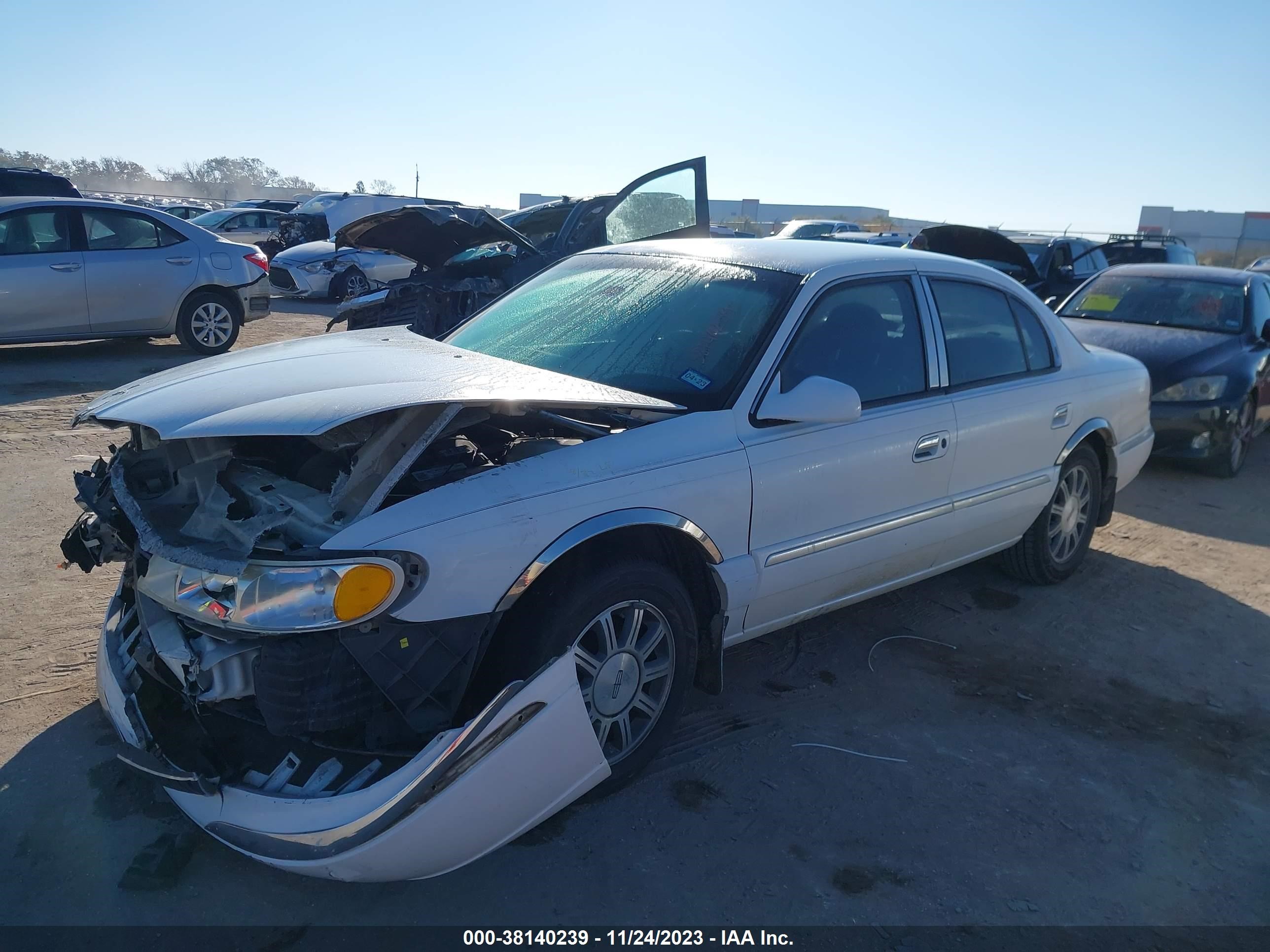 Photo 1 VIN: 1LNHM97V51Y661700 - LINCOLN CONTINENTAL 