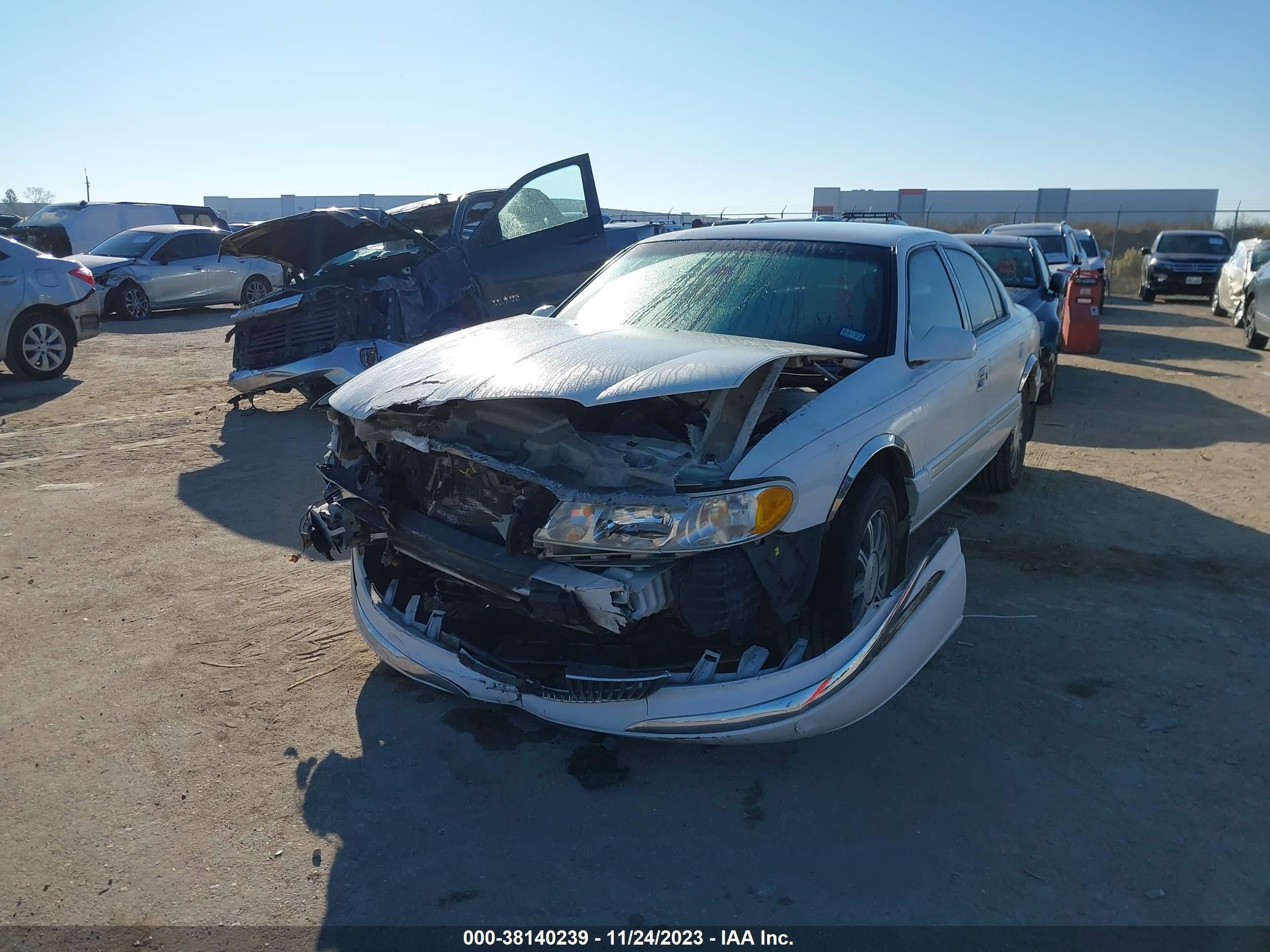 Photo 5 VIN: 1LNHM97V51Y661700 - LINCOLN CONTINENTAL 