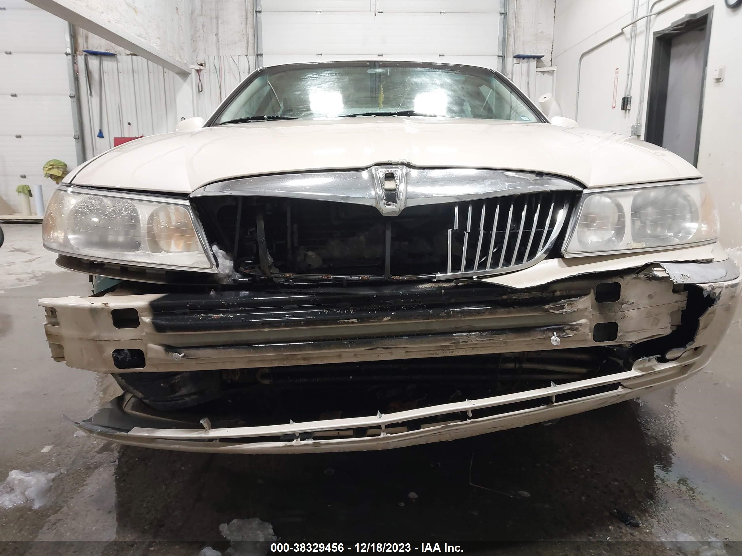 Photo 5 VIN: 1LNHM97V61Y649314 - LINCOLN CONTINENTAL 