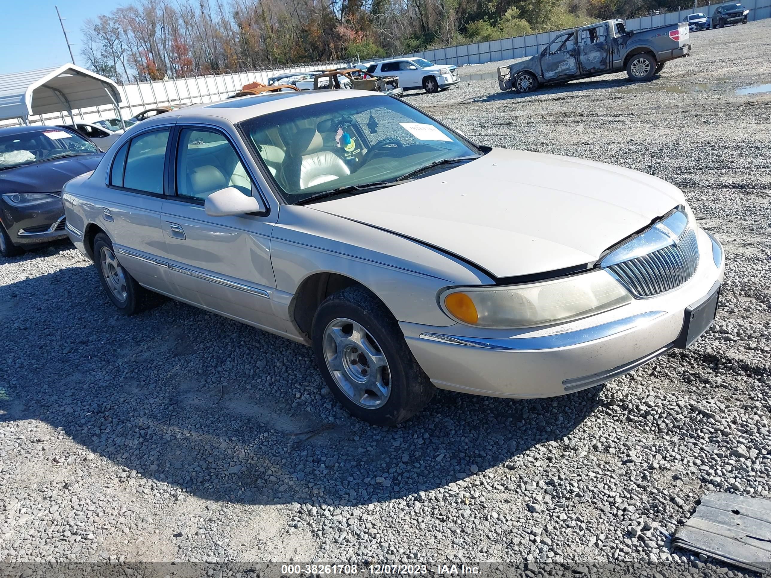 Photo 0 VIN: 1LNHM97V62Y606576 - LINCOLN CONTINENTAL 