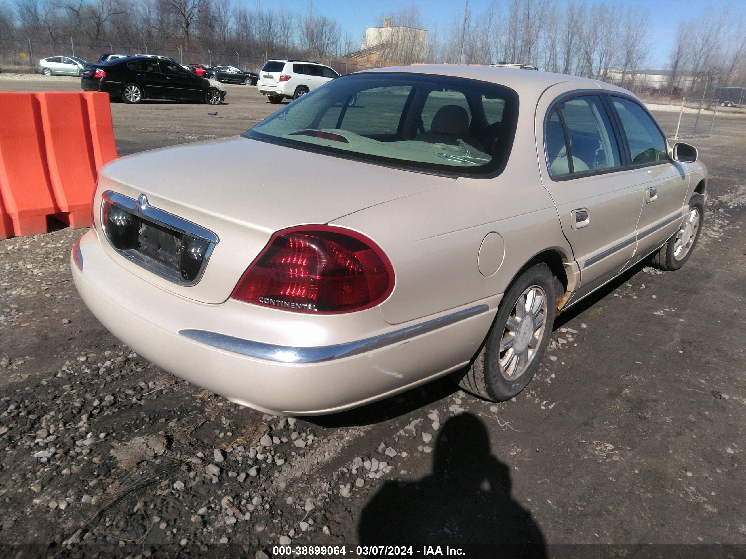 Photo 3 VIN: 1LNHM97V62Y692083 - LINCOLN CONTINENTAL 