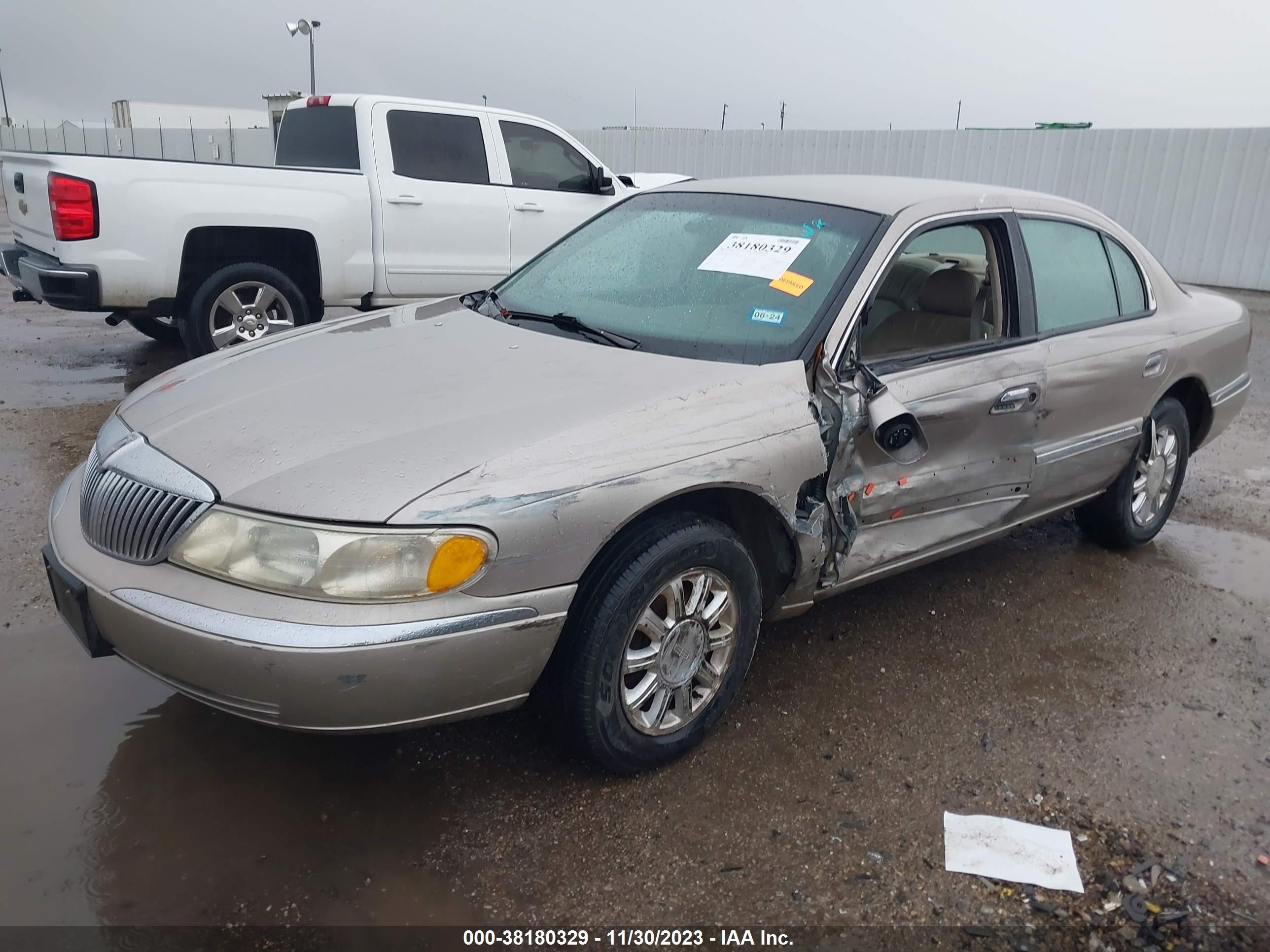 Photo 5 VIN: 1LNHM97V6YY817222 - LINCOLN CONTINENTAL 