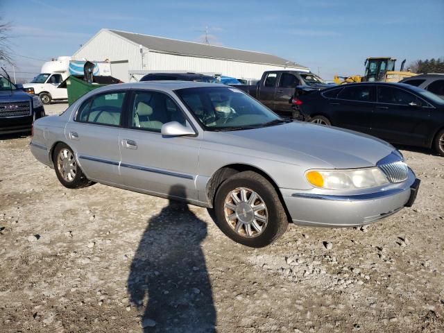 Photo 3 VIN: 1LNHM97V6YY925100 - LINCOLN CONTINENTL 