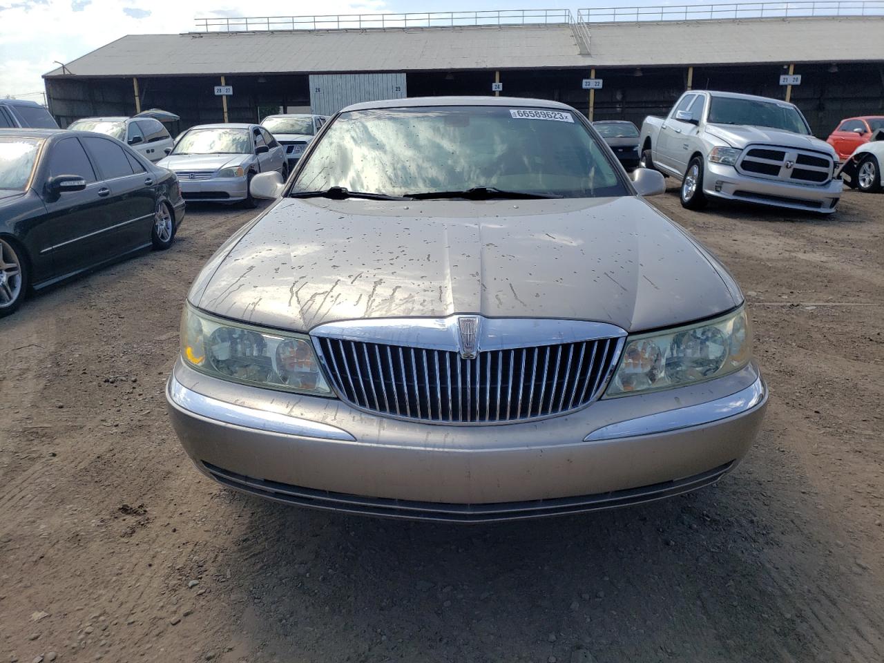 Photo 4 VIN: 1LNHM97V72Y678581 - LINCOLN CONTINENTAL 