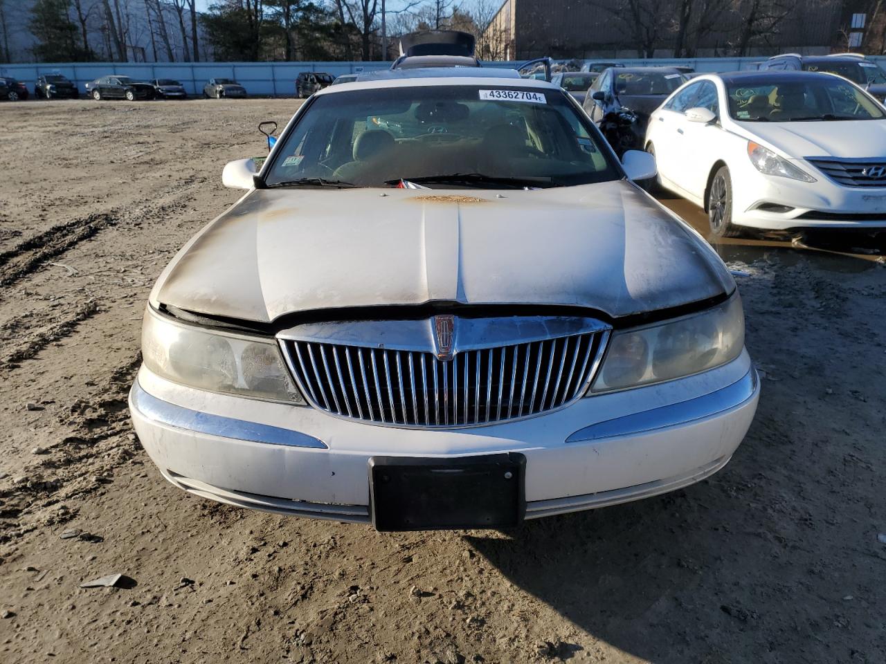 Photo 4 VIN: 1LNHM97V8XY647802 - LINCOLN CONTINENTAL 