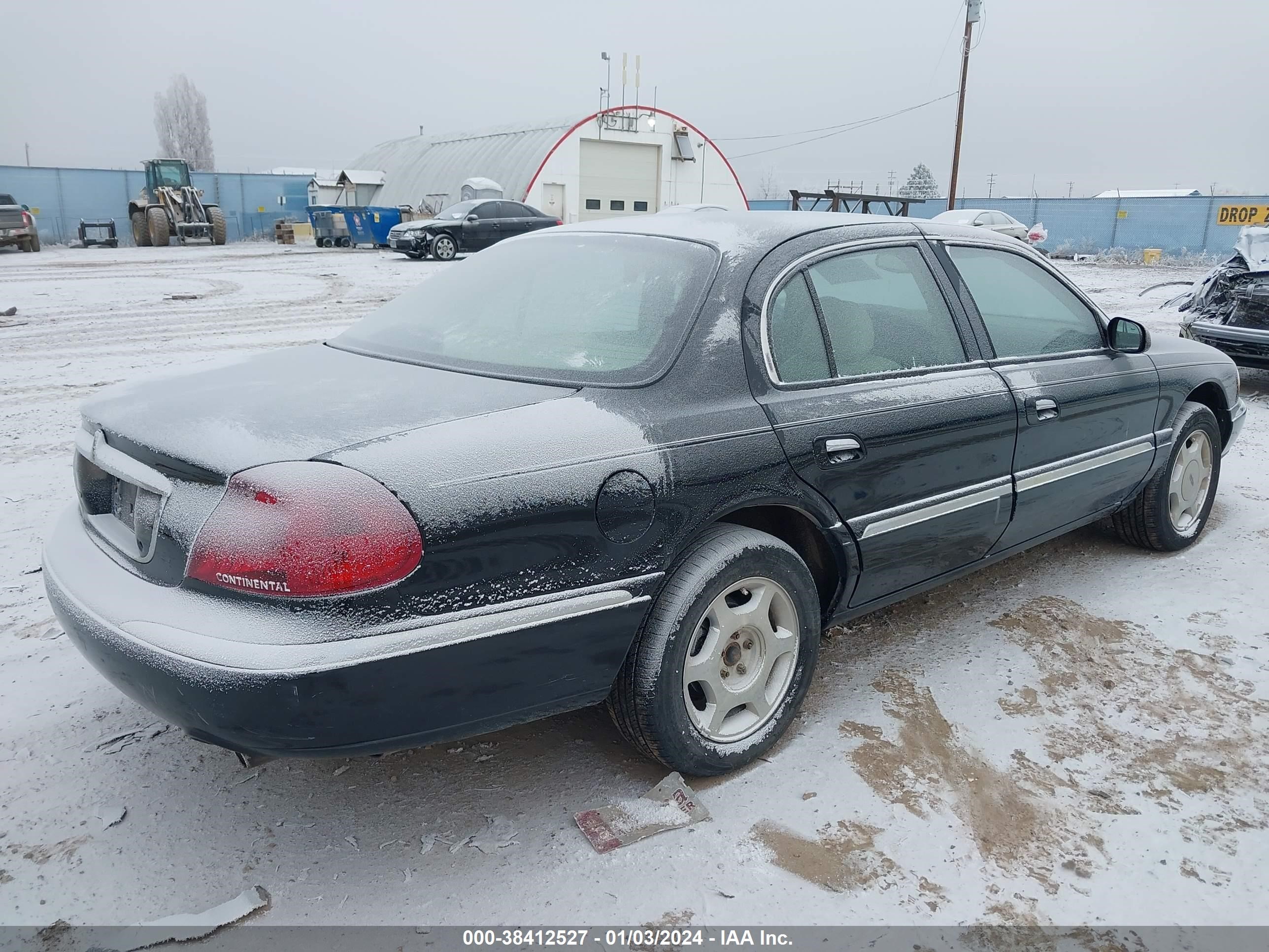 Photo 3 VIN: 1LNHM97V8XY693369 - LINCOLN CONTINENTAL 