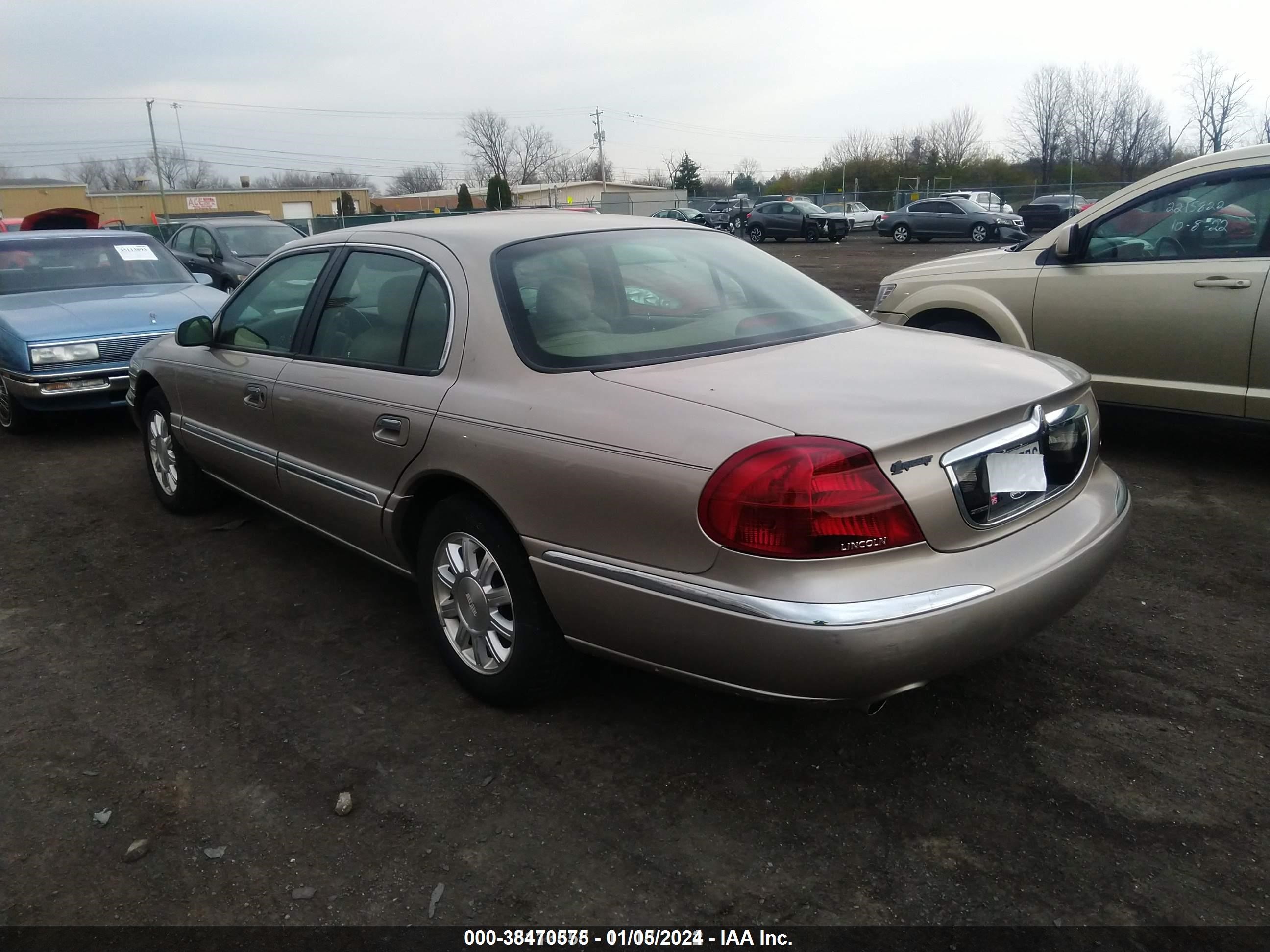 Photo 2 VIN: 1LNHM97V9XY643905 - LINCOLN CONTINENTAL 