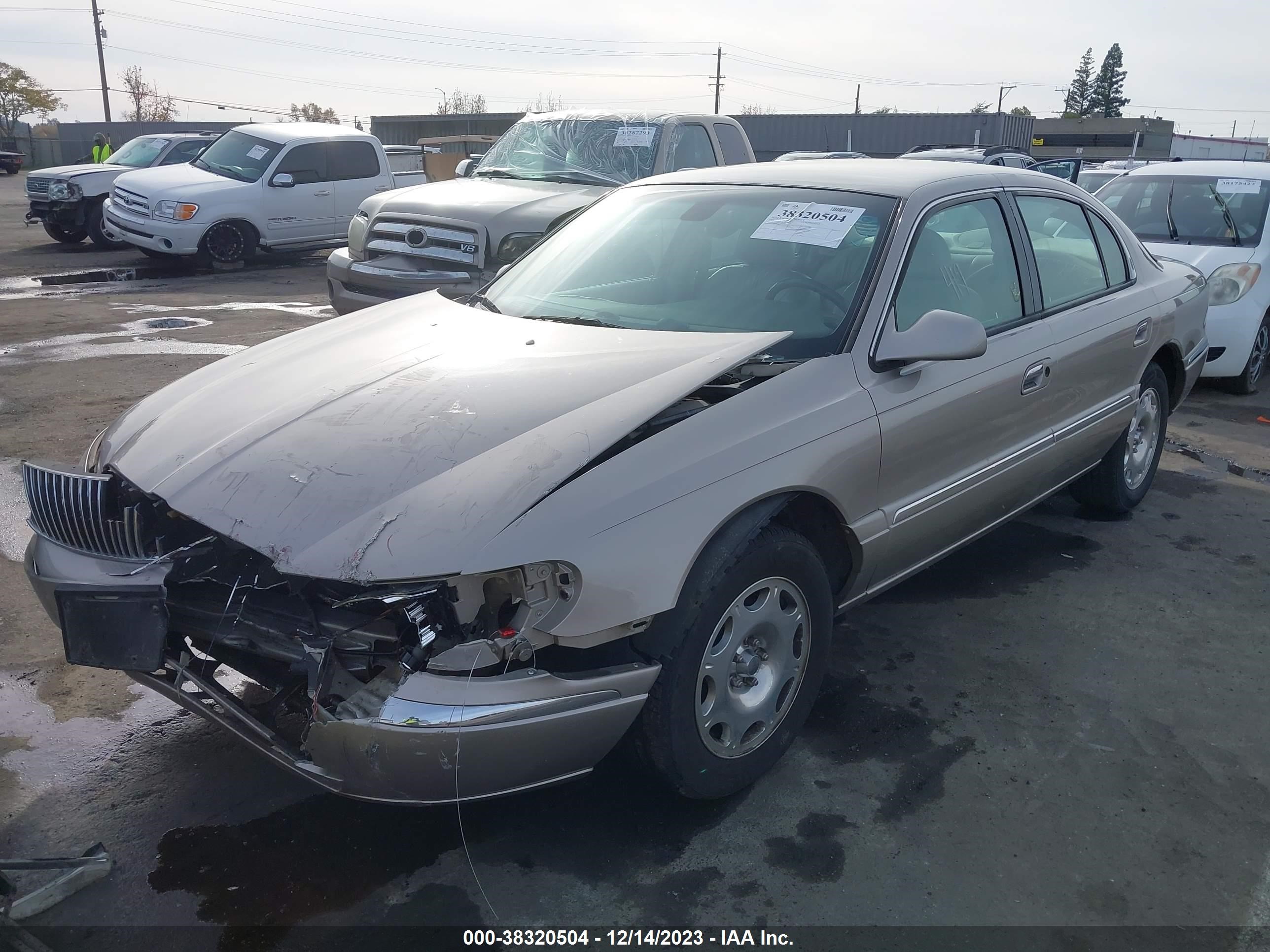 Photo 1 VIN: 1LNHM97VXXY628913 - LINCOLN CONTINENTAL 