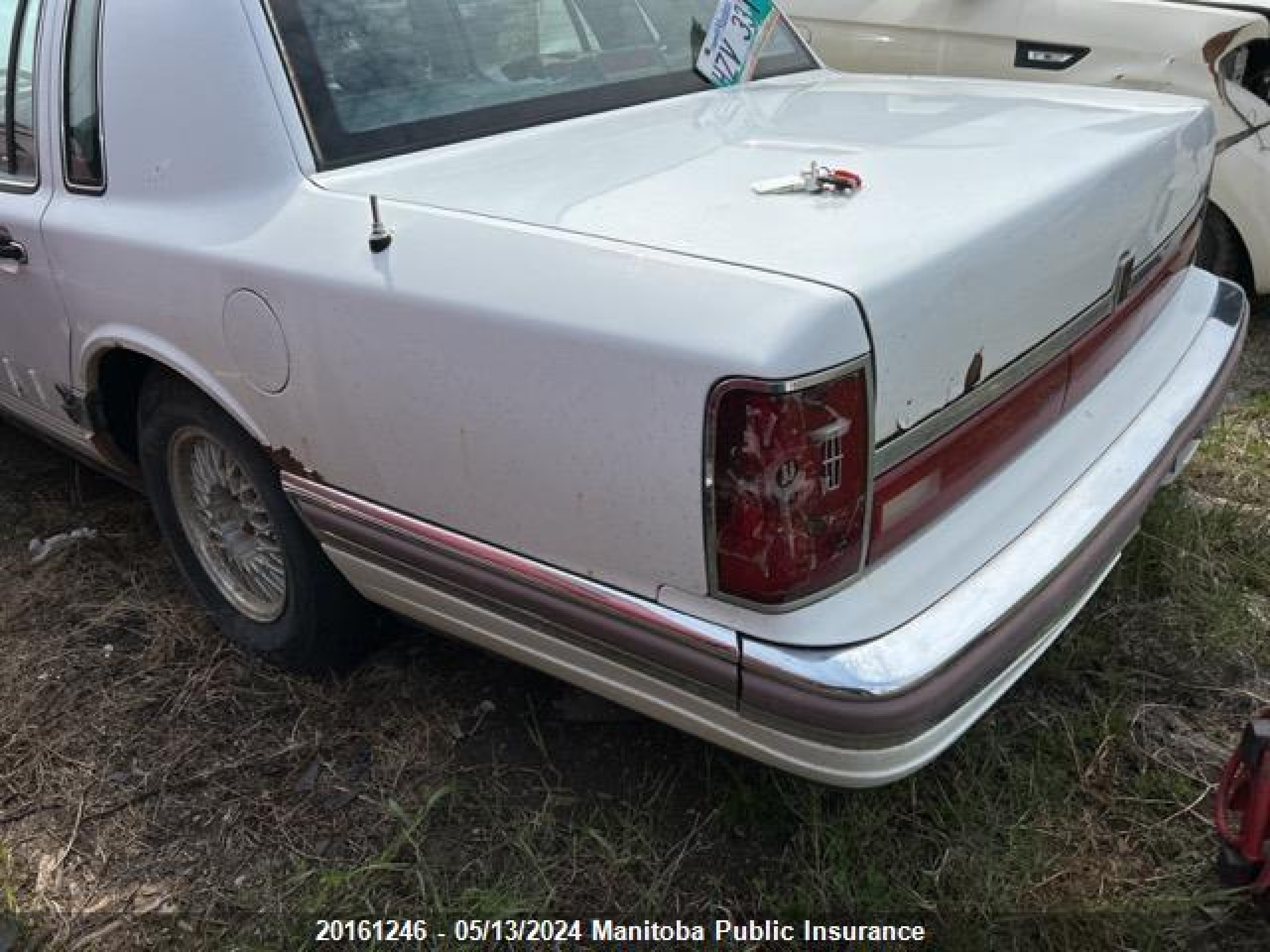 Photo 2 VIN: 1LNLM81F3LY744387 - LINCOLN TOWN CAR 