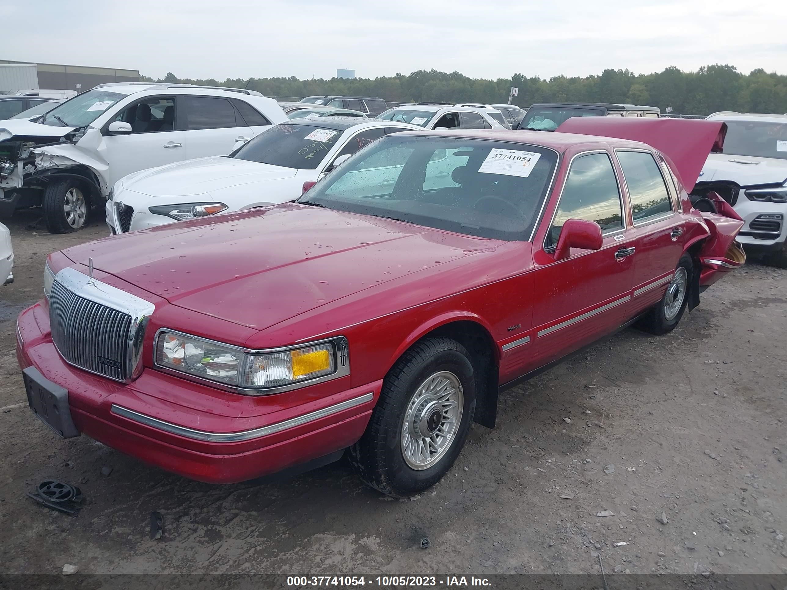 Photo 1 VIN: 1LNLM81W0SY636517 - LINCOLN TOWN CAR 