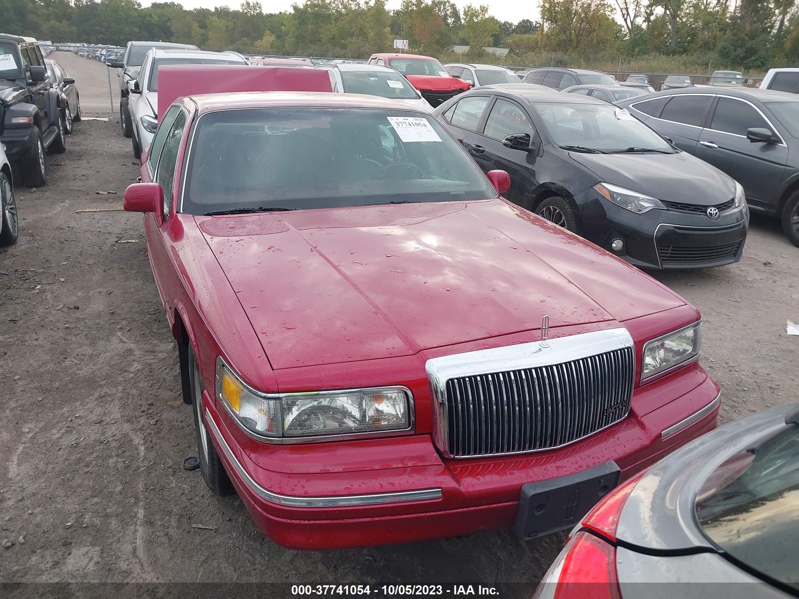 Photo 11 VIN: 1LNLM81W0SY636517 - LINCOLN TOWN CAR 