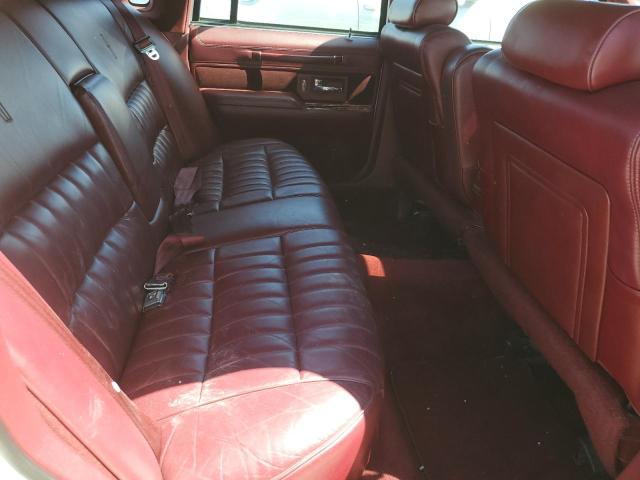 Photo 9 VIN: 1LNLM81W1RY695862 - LINCOLN TOWN CAR E 