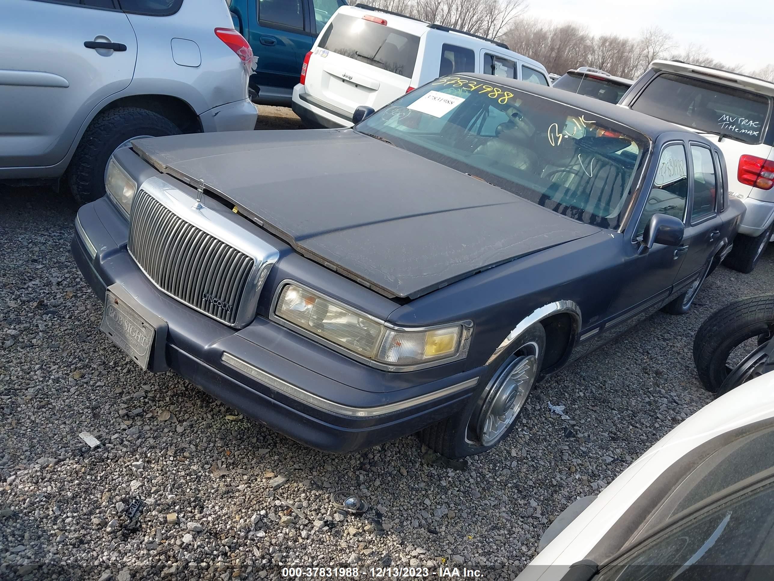 Photo 1 VIN: 1LNLM81W1TY710982 - LINCOLN TOWN CAR 