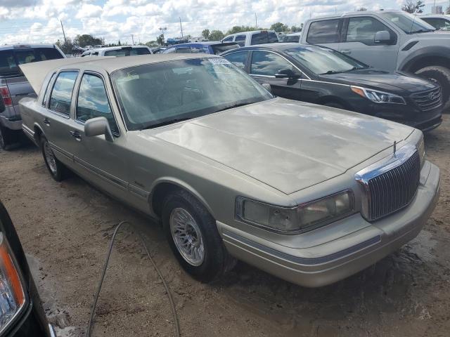 Photo 3 VIN: 1LNLM81W1VY758887 - LINCOLN TOWN CAR E 