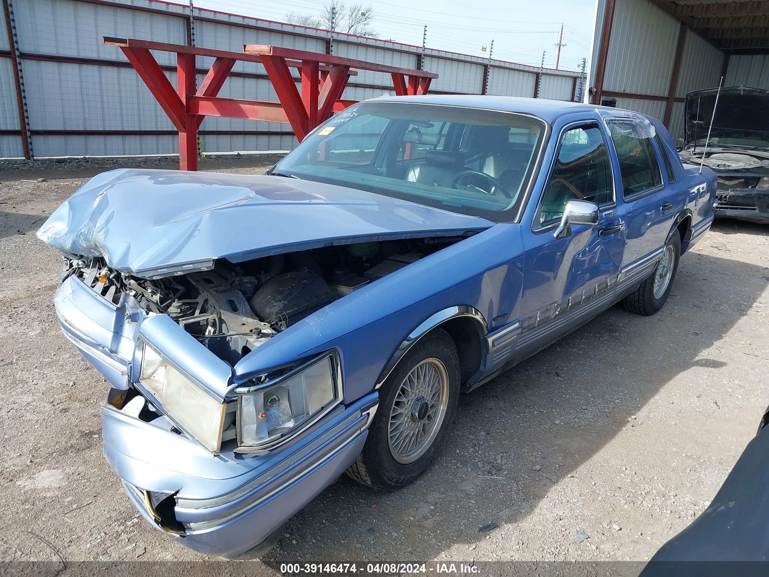 Photo 1 VIN: 1LNLM81W2RY672011 - LINCOLN TOWN CAR 