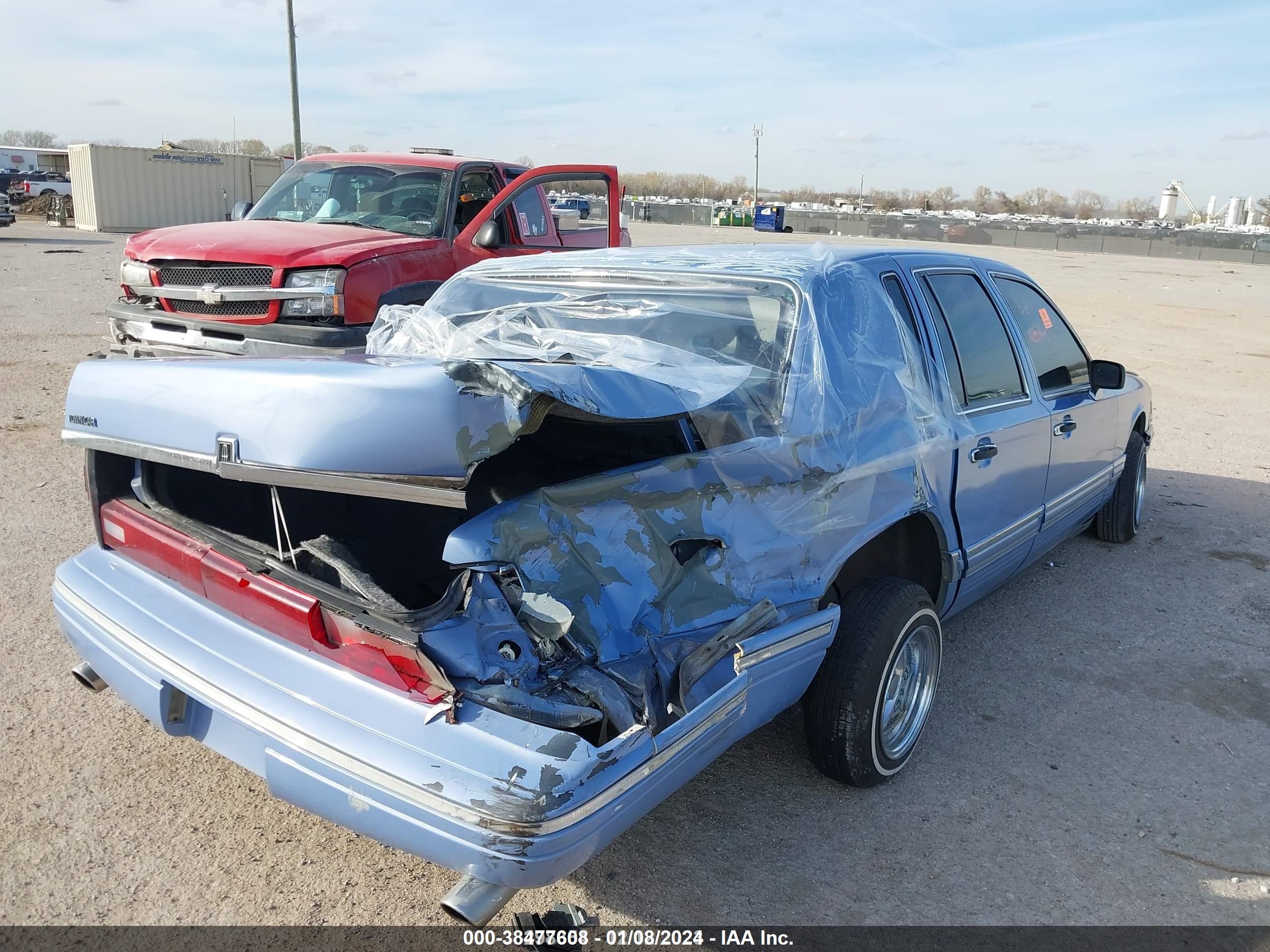 Photo 6 VIN: 1LNLM81W2RY693148 - LINCOLN TOWN CAR 