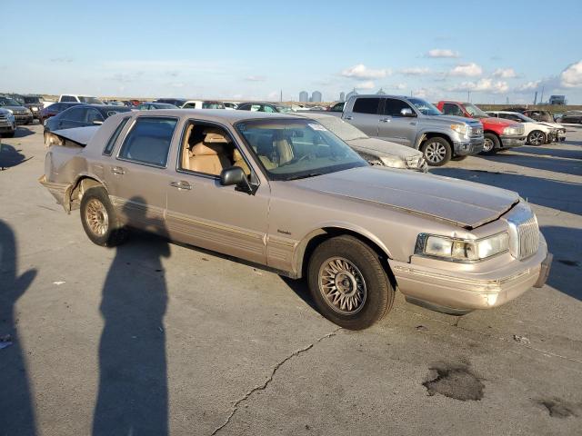 Photo 3 VIN: 1LNLM81W4VY667600 - LINCOLN TOWN CAR 