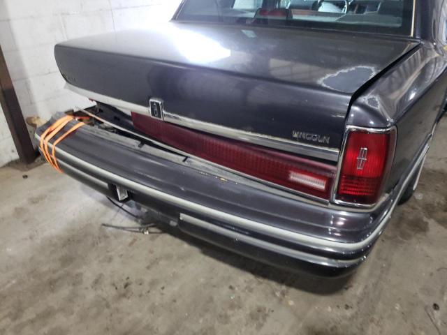 Photo 8 VIN: 1LNLM81W5RY724568 - LINCOLN TOWN CAR E 