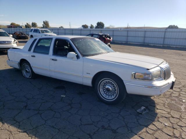 Photo 3 VIN: 1LNLM81W5SY630809 - LINCOLN TOWNCAR 