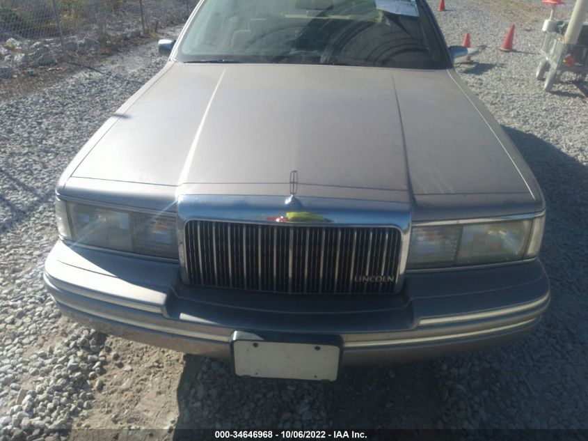 Photo 5 VIN: 1LNLM81W6RY715264 - LINCOLN TOWN CAR 