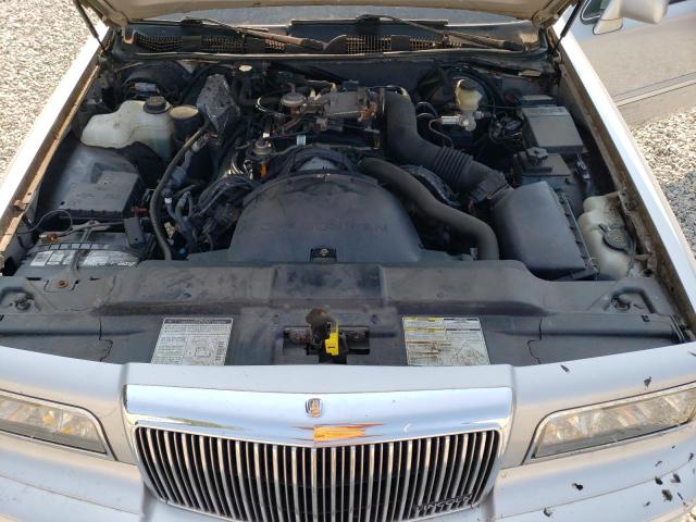 Photo 10 VIN: 1LNLM81W8VY660598 - LINCOLN TOWN CAR E 