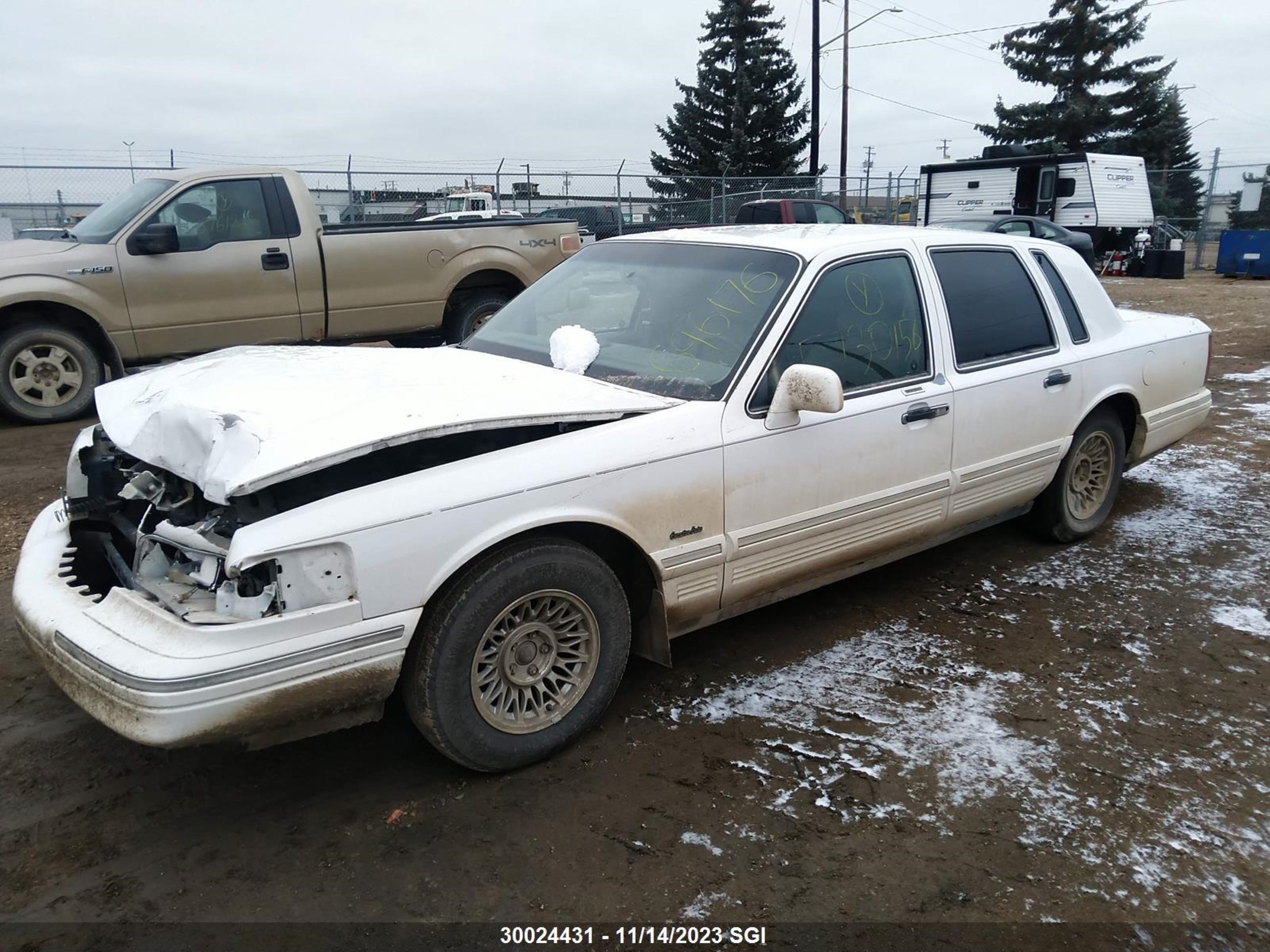 Photo 1 VIN: 1LNLM81W8VY696176 - LINCOLN TOWN CAR 