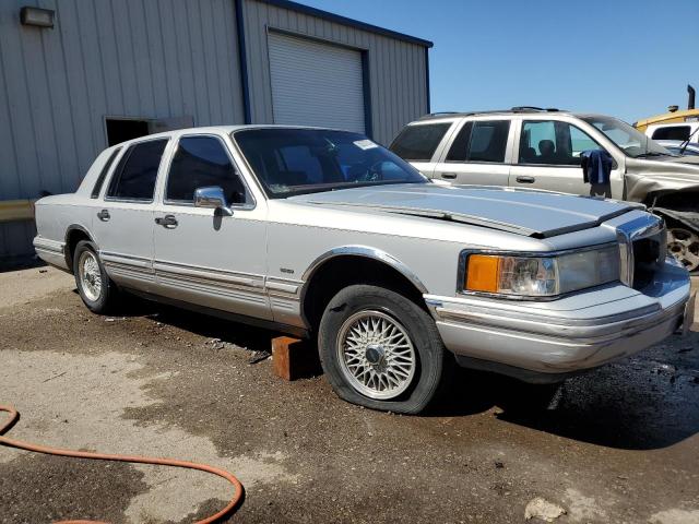 Photo 3 VIN: 1LNLM81W9NY703247 - LINCOLN TOWN CAR E 