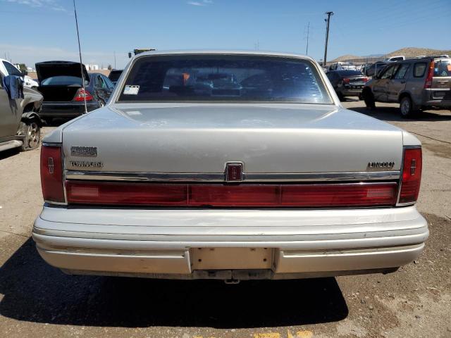 Photo 5 VIN: 1LNLM81W9NY703247 - LINCOLN TOWN CAR E 