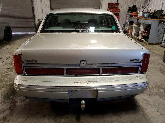 Photo 5 VIN: 1LNLM81W9VY674106 - LINCOLN TOWNCAR 